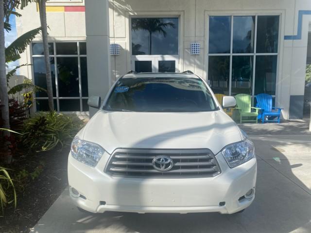 2010 Blizzard Pearl /Black Toyota Highlander SE LOW MILES 55,307 4WD (5TDJK3EH9AS) with an 3.5L V6 Cylinder Engine engine, Automatic transmission, located at 4701 North Dixie Hwy, Pompano Beach, FL, 33064, (954) 422-2889, 26.240938, -80.123474 - OUR WEBPAGE FLORIDACARS1.COM HAS OVER 100 PHOTOS AND FREE CARFAX LINK 2010 TOYOTA HIGHLANDER SE 4 WHEEL DRIVE THIRD ROW SUNROOF PEARL WHITE LEATHER TOW PACKAGE VIN: 5TDJK3EH9AS008451 5 T D J K 3 E H 9 A S 0 0 8 4 5 1 4 DOOR WAGON/SPORT UTILITY 3.5L V6 F DOHC 24V GASOLINE 23 MPG ALL WHEEL DRIVE Featu - Photo#28