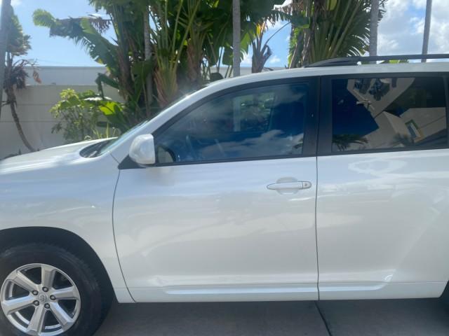 2010 Blizzard Pearl /Black Toyota Highlander SE LOW MILES 55,307 4WD (5TDJK3EH9AS) with an 3.5L V6 Cylinder Engine engine, Automatic transmission, located at 4701 North Dixie Hwy, Pompano Beach, FL, 33064, (954) 422-2889, 26.240938, -80.123474 - OUR WEBPAGE FLORIDACARS1.COM HAS OVER 100 PHOTOS AND FREE CARFAX LINK 2010 TOYOTA HIGHLANDER SE 4 WHEEL DRIVE THIRD ROW SUNROOF PEARL WHITE LEATHER TOW PACKAGE VIN: 5TDJK3EH9AS008451 5 T D J K 3 E H 9 A S 0 0 8 4 5 1 4 DOOR WAGON/SPORT UTILITY 3.5L V6 F DOHC 24V GASOLINE 23 MPG ALL WHEEL DRIVE Featu - Photo#37