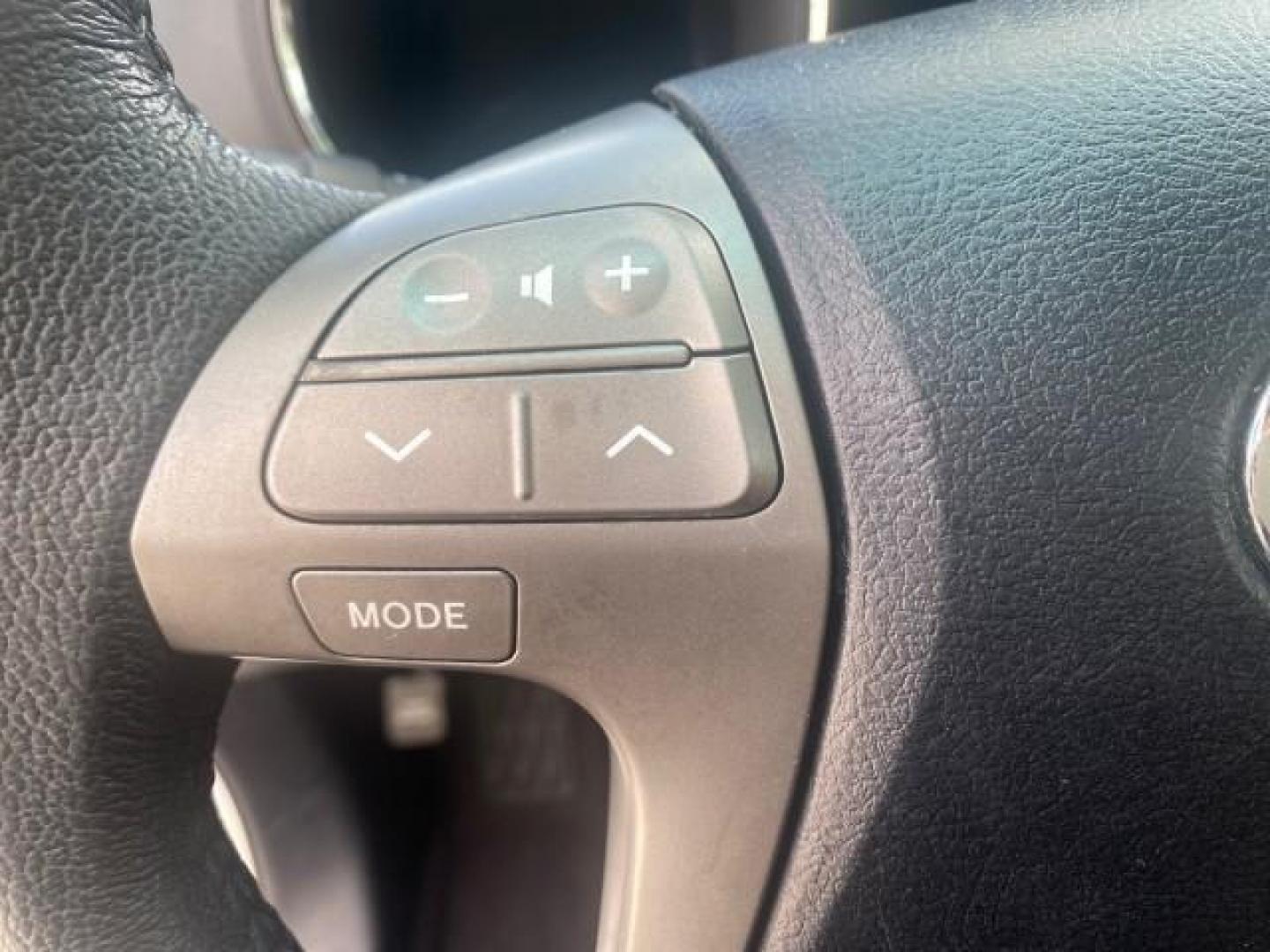 2010 Blizzard Pearl /Black Toyota Highlander SE LOW MILES 55,307 4WD (5TDJK3EH9AS) with an 3.5L V6 Cylinder Engine engine, Automatic transmission, located at 4701 North Dixie Hwy, Pompano Beach, FL, 33064, (954) 422-2889, 26.240938, -80.123474 - OUR WEBPAGE FLORIDACARS1.COM HAS OVER 100 PHOTOS AND FREE CARFAX LINK 2010 TOYOTA HIGHLANDER SE 4 WHEEL DRIVE THIRD ROW SUNROOF PEARL WHITE LEATHER TOW PACKAGE VIN: 5TDJK3EH9AS008451 5 T D J K 3 E H 9 A S 0 0 8 4 5 1 4 DOOR WAGON/SPORT UTILITY 3.5L V6 F DOHC 24V GASOLINE 23 MPG ALL WHEEL DRIVE Featu - Photo#48