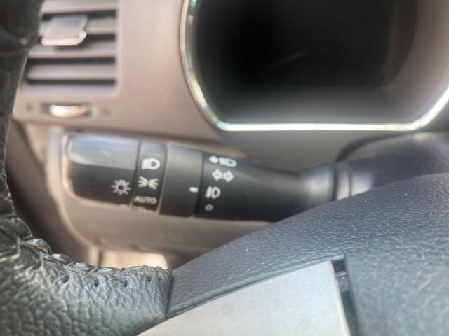 2010 Blizzard Pearl /Black Toyota Highlander SE LOW MILES 55,307 4WD (5TDJK3EH9AS) with an 3.5L V6 Cylinder Engine engine, Automatic transmission, located at 4701 North Dixie Hwy, Pompano Beach, FL, 33064, (954) 422-2889, 26.240938, -80.123474 - OUR WEBPAGE FLORIDACARS1.COM HAS OVER 100 PHOTOS AND FREE CARFAX LINK 2010 TOYOTA HIGHLANDER SE 4 WHEEL DRIVE THIRD ROW SUNROOF PEARL WHITE LEATHER TOW PACKAGE VIN: 5TDJK3EH9AS008451 5 T D J K 3 E H 9 A S 0 0 8 4 5 1 4 DOOR WAGON/SPORT UTILITY 3.5L V6 F DOHC 24V GASOLINE 23 MPG ALL WHEEL DRIVE Featu - Photo#51