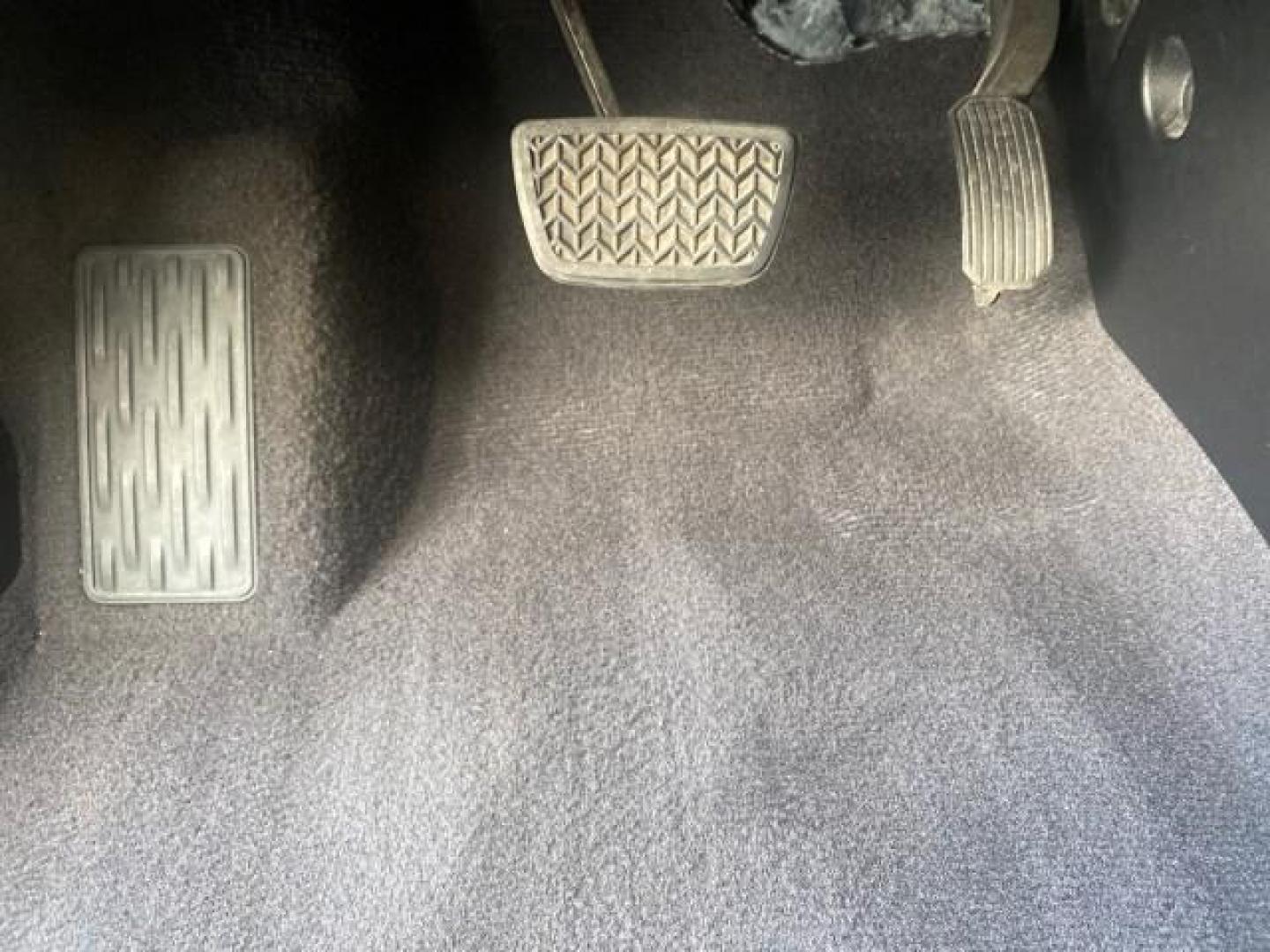 2010 Blizzard Pearl /Black Toyota Highlander SE LOW MILES 55,307 4WD (5TDJK3EH9AS) with an 3.5L V6 Cylinder Engine engine, Automatic transmission, located at 4701 North Dixie Hwy, Pompano Beach, FL, 33064, (954) 422-2889, 26.240938, -80.123474 - OUR WEBPAGE FLORIDACARS1.COM HAS OVER 100 PHOTOS AND FREE CARFAX LINK 2010 TOYOTA HIGHLANDER SE 4 WHEEL DRIVE THIRD ROW SUNROOF PEARL WHITE LEATHER TOW PACKAGE VIN: 5TDJK3EH9AS008451 5 T D J K 3 E H 9 A S 0 0 8 4 5 1 4 DOOR WAGON/SPORT UTILITY 3.5L V6 F DOHC 24V GASOLINE 23 MPG ALL WHEEL DRIVE Featu - Photo#54