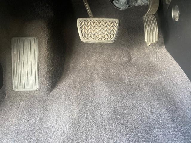 2010 Blizzard Pearl /Black Toyota Highlander SE LOW MILES 55,307 4WD (5TDJK3EH9AS) with an 3.5L V6 Cylinder Engine engine, Automatic transmission, located at 4701 North Dixie Hwy, Pompano Beach, FL, 33064, (954) 422-2889, 26.240938, -80.123474 - OUR WEBPAGE FLORIDACARS1.COM HAS OVER 100 PHOTOS AND FREE CARFAX LINK 2010 TOYOTA HIGHLANDER SE 4 WHEEL DRIVE THIRD ROW SUNROOF PEARL WHITE LEATHER TOW PACKAGE VIN: 5TDJK3EH9AS008451 5 T D J K 3 E H 9 A S 0 0 8 4 5 1 4 DOOR WAGON/SPORT UTILITY 3.5L V6 F DOHC 24V GASOLINE 23 MPG ALL WHEEL DRIVE Featu - Photo#54