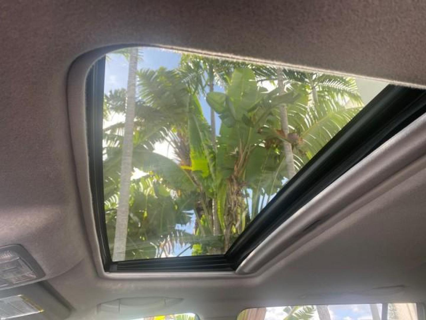 2010 Blizzard Pearl /Black Toyota Highlander SE LOW MILES 55,307 4WD (5TDJK3EH9AS) with an 3.5L V6 Cylinder Engine engine, Automatic transmission, located at 4701 North Dixie Hwy, Pompano Beach, FL, 33064, (954) 422-2889, 26.240938, -80.123474 - OUR WEBPAGE FLORIDACARS1.COM HAS OVER 100 PHOTOS AND FREE CARFAX LINK 2010 TOYOTA HIGHLANDER SE 4 WHEEL DRIVE THIRD ROW SUNROOF PEARL WHITE LEATHER TOW PACKAGE VIN: 5TDJK3EH9AS008451 5 T D J K 3 E H 9 A S 0 0 8 4 5 1 4 DOOR WAGON/SPORT UTILITY 3.5L V6 F DOHC 24V GASOLINE 23 MPG ALL WHEEL DRIVE Featu - Photo#71