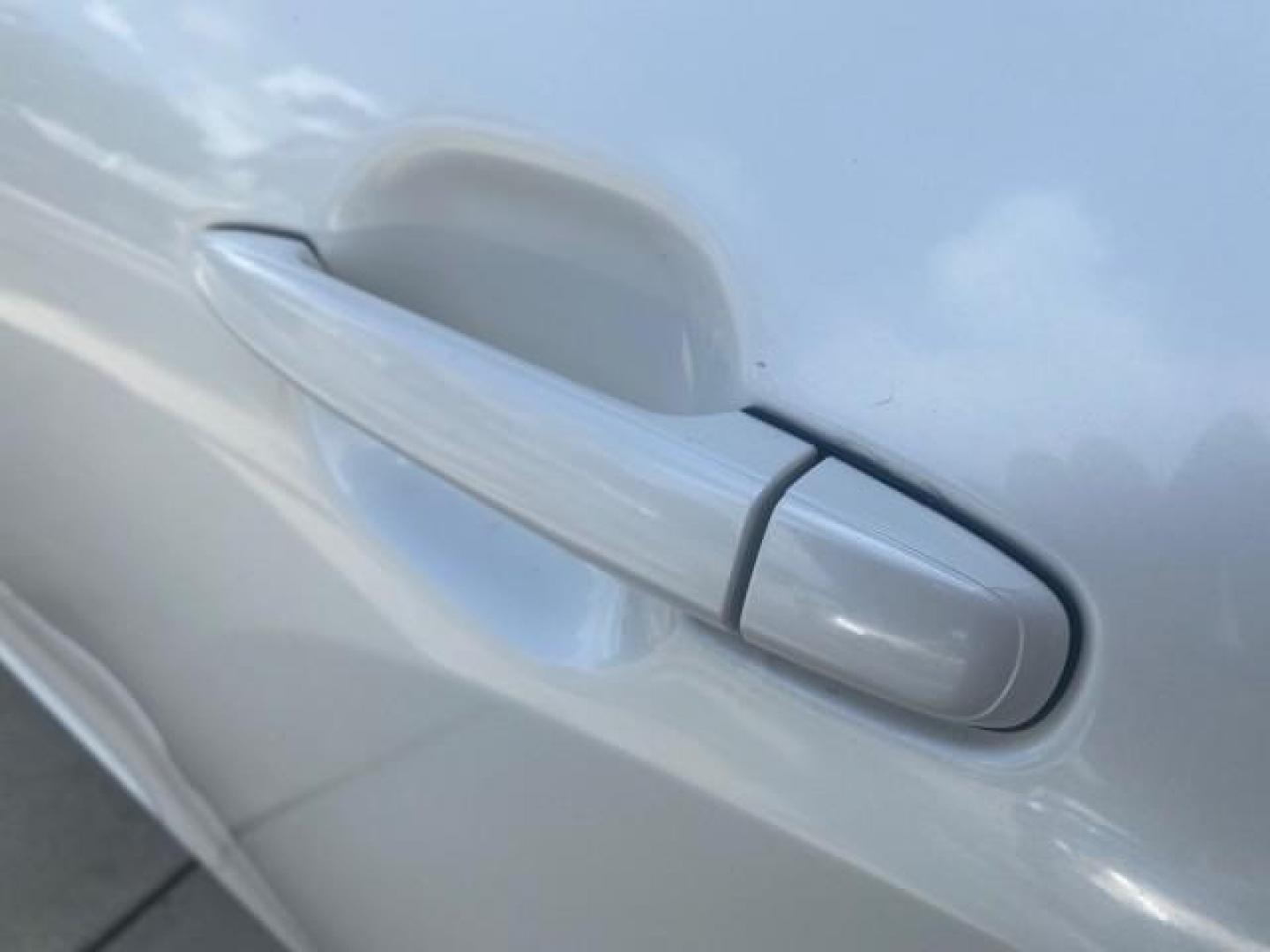 2010 Blizzard Pearl /Black Toyota Highlander SE LOW MILES 55,307 4WD (5TDJK3EH9AS) with an 3.5L V6 Cylinder Engine engine, Automatic transmission, located at 4701 North Dixie Hwy, Pompano Beach, FL, 33064, (954) 422-2889, 26.240938, -80.123474 - OUR WEBPAGE FLORIDACARS1.COM HAS OVER 100 PHOTOS AND FREE CARFAX LINK 2010 TOYOTA HIGHLANDER SE 4 WHEEL DRIVE THIRD ROW SUNROOF PEARL WHITE LEATHER TOW PACKAGE VIN: 5TDJK3EH9AS008451 5 T D J K 3 E H 9 A S 0 0 8 4 5 1 4 DOOR WAGON/SPORT UTILITY 3.5L V6 F DOHC 24V GASOLINE 23 MPG ALL WHEEL DRIVE Featu - Photo#76