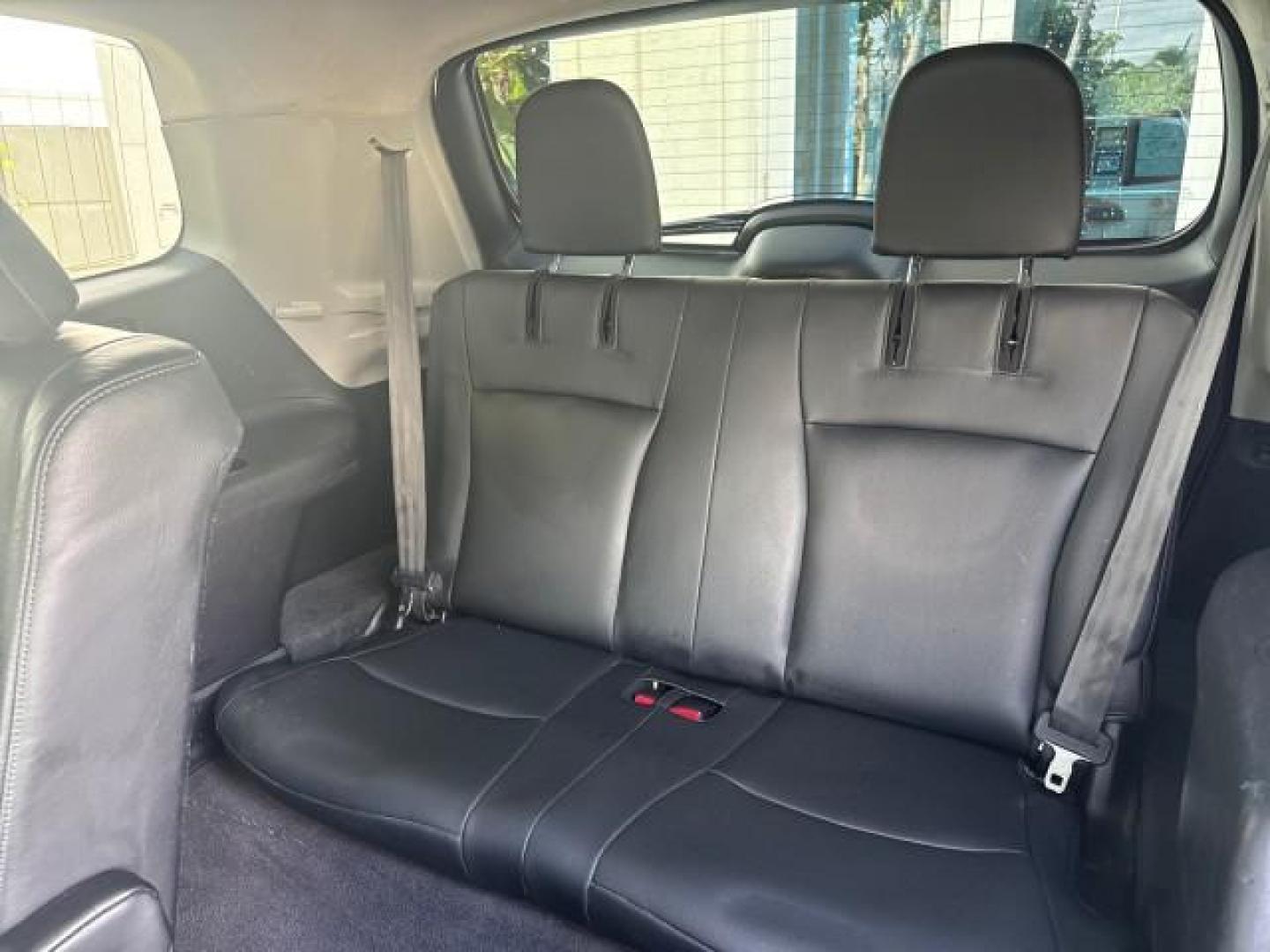 2010 Blizzard Pearl /Black Toyota Highlander SE LOW MILES 55,307 4WD (5TDJK3EH9AS) with an 3.5L V6 Cylinder Engine engine, Automatic transmission, located at 4701 North Dixie Hwy, Pompano Beach, FL, 33064, (954) 422-2889, 26.240938, -80.123474 - OUR WEBPAGE FLORIDACARS1.COM HAS OVER 100 PHOTOS AND FREE CARFAX LINK 2010 TOYOTA HIGHLANDER SE 4 WHEEL DRIVE THIRD ROW SUNROOF PEARL WHITE LEATHER TOW PACKAGE VIN: 5TDJK3EH9AS008451 5 T D J K 3 E H 9 A S 0 0 8 4 5 1 4 DOOR WAGON/SPORT UTILITY 3.5L V6 F DOHC 24V GASOLINE 23 MPG ALL WHEEL DRIVE Featu - Photo#88