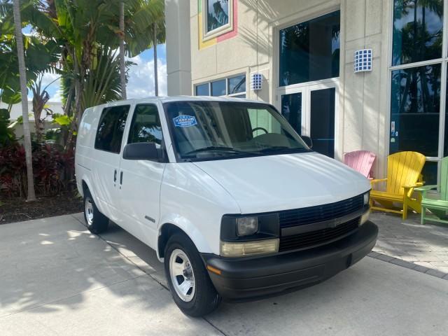 2001 White /Pewter Chevrolet Astro Cargo Van LOW MILES 84,812 (1GCDM19W71B) with an 4.3L Vortec 4300 Scpi V6 Engine engine, Automatic transmission, located at 4701 North Dixie Hwy, Pompano Beach, FL, 33064, (954) 422-2889, 26.240938, -80.123474 - OUR WEBPAGE FLORIDACARS1.COM HAS OVER 100 PHOTOS AND FREE CARFAX LINK 2001 CHEVROLET ASTRO VIN: 1GCDM19W71B154603 1 G C D M 1 9 W 7 1 B 1 5 4 6 0 3 VAN 4.3L V6 F OHV 12V GASOLINE 22 MPG REAR WHEEL DRIVE Features ABS Brakes Air Conditioning AM/FM Stereo Automatic Transmission CD Audio Cloth Seats Cru - Photo#1
