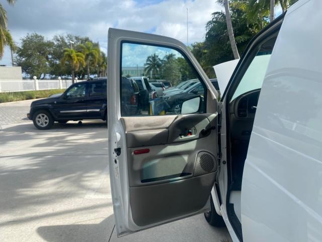 2001 White /Pewter Chevrolet Astro Cargo Van LOW MILES 84,812 (1GCDM19W71B) with an 4.3L Vortec 4300 Scpi V6 Engine engine, Automatic transmission, located at 4701 North Dixie Hwy, Pompano Beach, FL, 33064, (954) 422-2889, 26.240938, -80.123474 - OUR WEBPAGE FLORIDACARS1.COM HAS OVER 100 PHOTOS AND FREE CARFAX LINK 2001 CHEVROLET ASTRO VIN: 1GCDM19W71B154603 1 G C D M 1 9 W 7 1 B 1 5 4 6 0 3 VAN 4.3L V6 F OHV 12V GASOLINE 22 MPG REAR WHEEL DRIVE Features ABS Brakes Air Conditioning AM/FM Stereo Automatic Transmission CD Audio Cloth Seats Cru - Photo#9