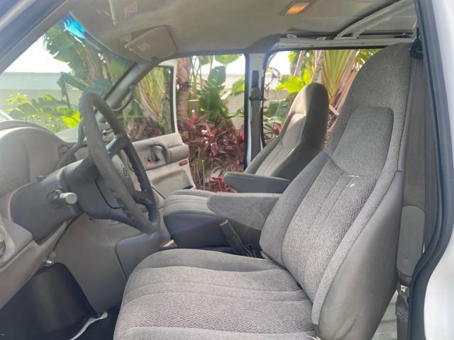 2001 White /Pewter Chevrolet Astro Cargo Van LOW MILES 84,812 (1GCDM19W71B) with an 4.3L Vortec 4300 Scpi V6 Engine engine, Automatic transmission, located at 4701 North Dixie Hwy, Pompano Beach, FL, 33064, (954) 422-2889, 26.240938, -80.123474 - OUR WEBPAGE FLORIDACARS1.COM HAS OVER 100 PHOTOS AND FREE CARFAX LINK 2001 CHEVROLET ASTRO VIN: 1GCDM19W71B154603 1 G C D M 1 9 W 7 1 B 1 5 4 6 0 3 VAN 4.3L V6 F OHV 12V GASOLINE 22 MPG REAR WHEEL DRIVE Features ABS Brakes Air Conditioning AM/FM Stereo Automatic Transmission CD Audio Cloth Seats Cru - Photo#10