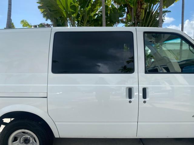 2001 White /Pewter Chevrolet Astro Cargo Van LOW MILES 84,812 (1GCDM19W71B) with an 4.3L Vortec 4300 Scpi V6 Engine engine, Automatic transmission, located at 4701 North Dixie Hwy, Pompano Beach, FL, 33064, (954) 422-2889, 26.240938, -80.123474 - OUR WEBPAGE FLORIDACARS1.COM HAS OVER 100 PHOTOS AND FREE CARFAX LINK 2001 CHEVROLET ASTRO VIN: 1GCDM19W71B154603 1 G C D M 1 9 W 7 1 B 1 5 4 6 0 3 VAN 4.3L V6 F OHV 12V GASOLINE 22 MPG REAR WHEEL DRIVE Features ABS Brakes Air Conditioning AM/FM Stereo Automatic Transmission CD Audio Cloth Seats Cru - Photo#13