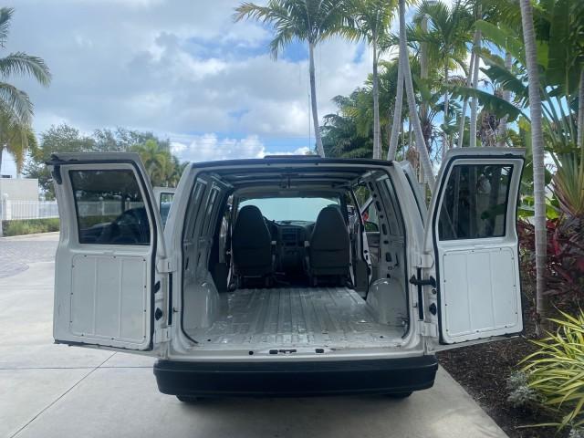 2001 White /Pewter Chevrolet Astro Cargo Van LOW MILES 84,812 (1GCDM19W71B) with an 4.3L Vortec 4300 Scpi V6 Engine engine, Automatic transmission, located at 4701 North Dixie Hwy, Pompano Beach, FL, 33064, (954) 422-2889, 26.240938, -80.123474 - OUR WEBPAGE FLORIDACARS1.COM HAS OVER 100 PHOTOS AND FREE CARFAX LINK 2001 CHEVROLET ASTRO VIN: 1GCDM19W71B154603 1 G C D M 1 9 W 7 1 B 1 5 4 6 0 3 VAN 4.3L V6 F OHV 12V GASOLINE 22 MPG REAR WHEEL DRIVE Features ABS Brakes Air Conditioning AM/FM Stereo Automatic Transmission CD Audio Cloth Seats Cru - Photo#15