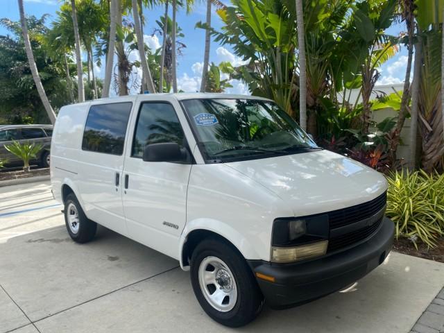 2001 White /Pewter Chevrolet Astro Cargo Van LOW MILES 84,812 (1GCDM19W71B) with an 4.3L Vortec 4300 Scpi V6 Engine engine, Automatic transmission, located at 4701 North Dixie Hwy, Pompano Beach, FL, 33064, (954) 422-2889, 26.240938, -80.123474 - OUR WEBPAGE FLORIDACARS1.COM HAS OVER 100 PHOTOS AND FREE CARFAX LINK 2001 CHEVROLET ASTRO VIN: 1GCDM19W71B154603 1 G C D M 1 9 W 7 1 B 1 5 4 6 0 3 VAN 4.3L V6 F OHV 12V GASOLINE 22 MPG REAR WHEEL DRIVE Features ABS Brakes Air Conditioning AM/FM Stereo Automatic Transmission CD Audio Cloth Seats Cru - Photo#24