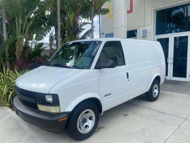 2001 White /Pewter Chevrolet Astro Cargo Van LOW MILES 84,812 (1GCDM19W71B) with an 4.3L Vortec 4300 Scpi V6 Engine engine, Automatic transmission, located at 4701 North Dixie Hwy, Pompano Beach, FL, 33064, (954) 422-2889, 26.240938, -80.123474 - OUR WEBPAGE FLORIDACARS1.COM HAS OVER 100 PHOTOS AND FREE CARFAX LINK 2001 CHEVROLET ASTRO VIN: 1GCDM19W71B154603 1 G C D M 1 9 W 7 1 B 1 5 4 6 0 3 VAN 4.3L V6 F OHV 12V GASOLINE 22 MPG REAR WHEEL DRIVE Features ABS Brakes Air Conditioning AM/FM Stereo Automatic Transmission CD Audio Cloth Seats Cru - Photo#30