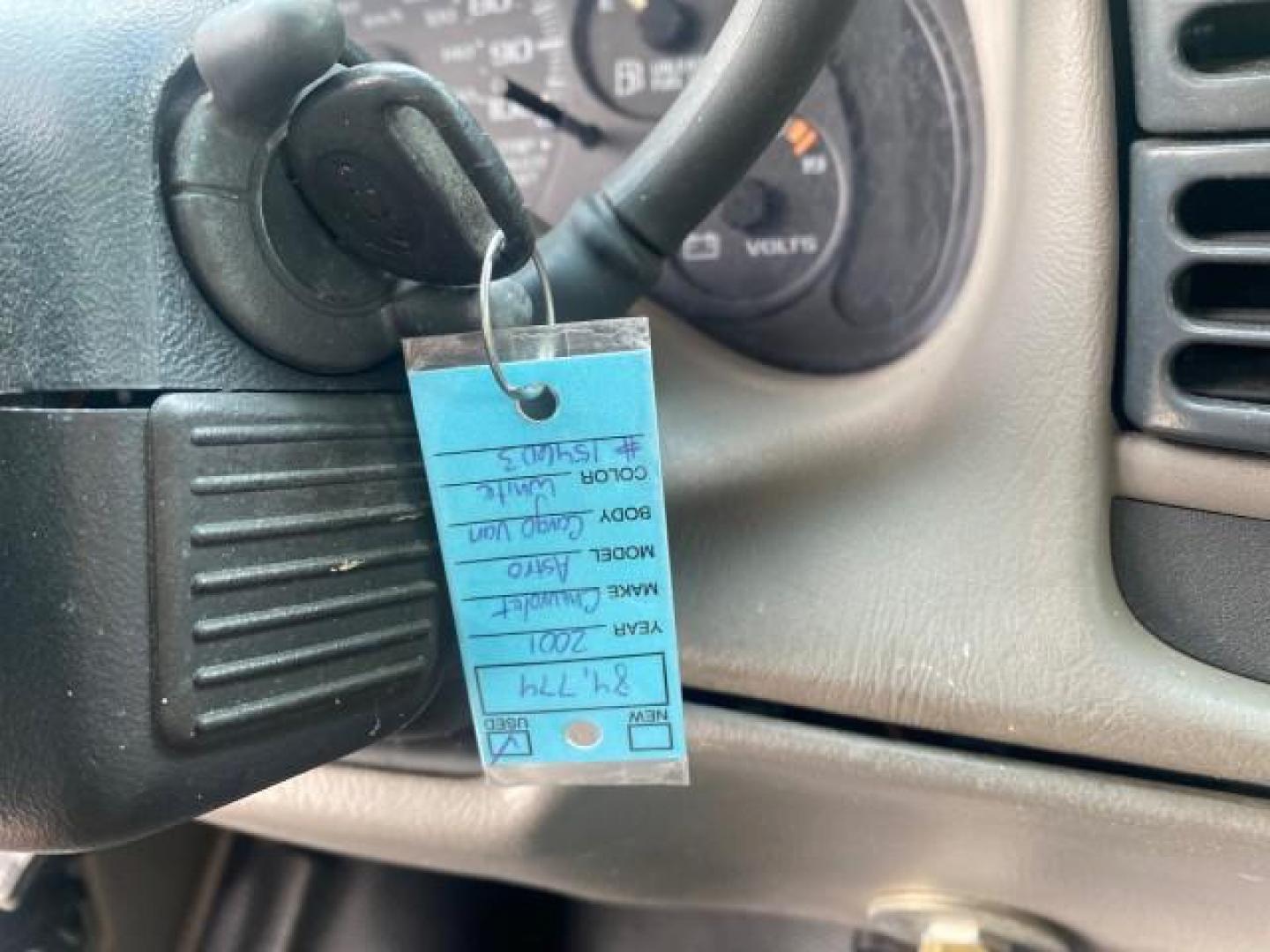 2001 White /Pewter Chevrolet Astro Cargo Van LOW MILES 84,812 (1GCDM19W71B) with an 4.3L Vortec 4300 Scpi V6 Engine engine, Automatic transmission, located at 4701 North Dixie Hwy, Pompano Beach, FL, 33064, (954) 422-2889, 26.240938, -80.123474 - OUR WEBPAGE FLORIDACARS1.COM HAS OVER 100 PHOTOS AND FREE CARFAX LINK 2001 CHEVROLET ASTRO VIN: 1GCDM19W71B154603 1 G C D M 1 9 W 7 1 B 1 5 4 6 0 3 VAN 4.3L V6 F OHV 12V GASOLINE 22 MPG REAR WHEEL DRIVE Features ABS Brakes Air Conditioning AM/FM Stereo Automatic Transmission CD Audio Cloth Seats Cru - Photo#54