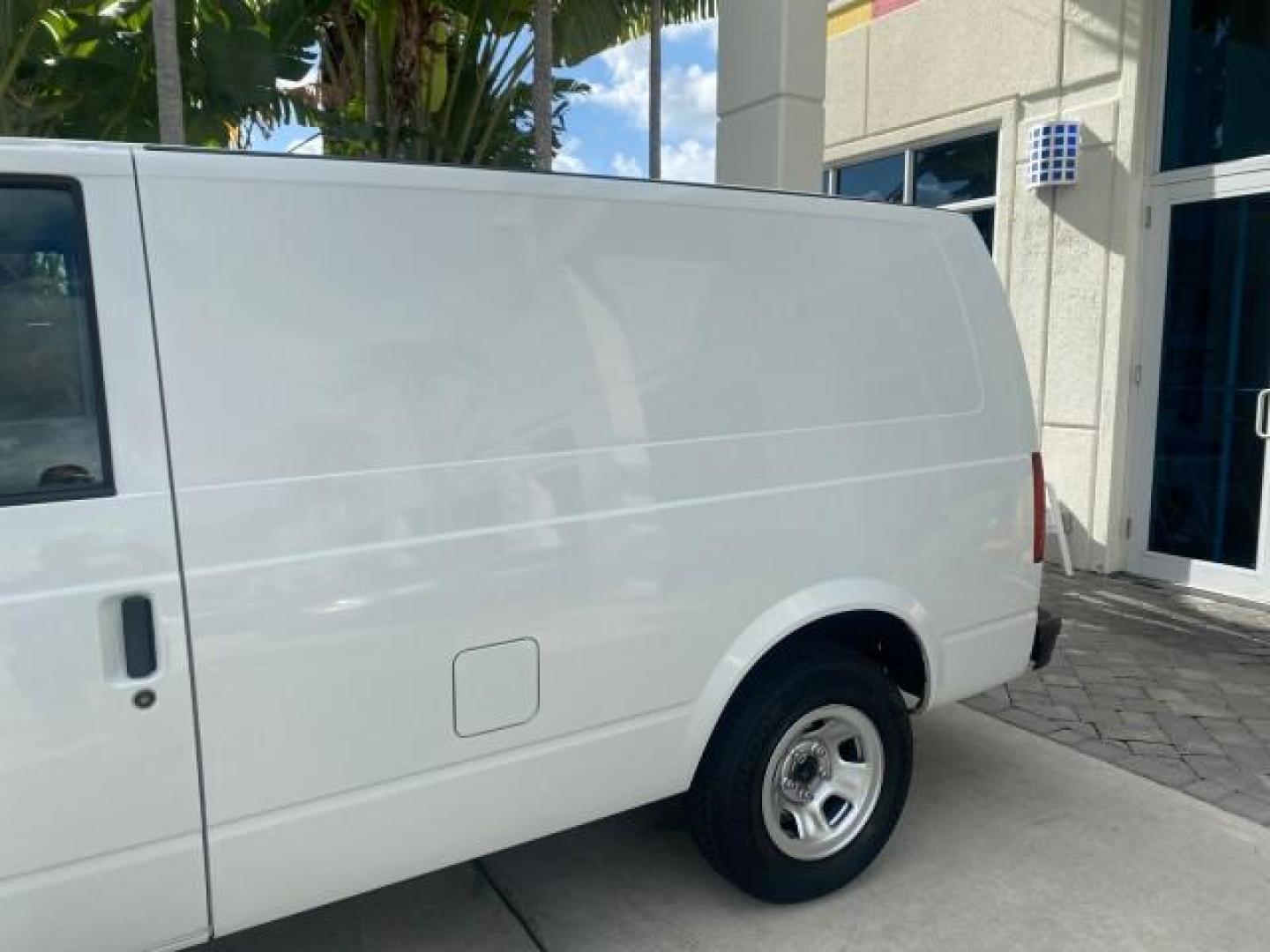 2001 White /Pewter Chevrolet Astro Cargo Van LOW MILES 84,812 (1GCDM19W71B) with an 4.3L Vortec 4300 Scpi V6 Engine engine, Automatic transmission, located at 4701 North Dixie Hwy, Pompano Beach, FL, 33064, (954) 422-2889, 26.240938, -80.123474 - OUR WEBPAGE FLORIDACARS1.COM HAS OVER 100 PHOTOS AND FREE CARFAX LINK 2001 CHEVROLET ASTRO VIN: 1GCDM19W71B154603 1 G C D M 1 9 W 7 1 B 1 5 4 6 0 3 VAN 4.3L V6 F OHV 12V GASOLINE 22 MPG REAR WHEEL DRIVE Features ABS Brakes Air Conditioning AM/FM Stereo Automatic Transmission CD Audio Cloth Seats Cru - Photo#73