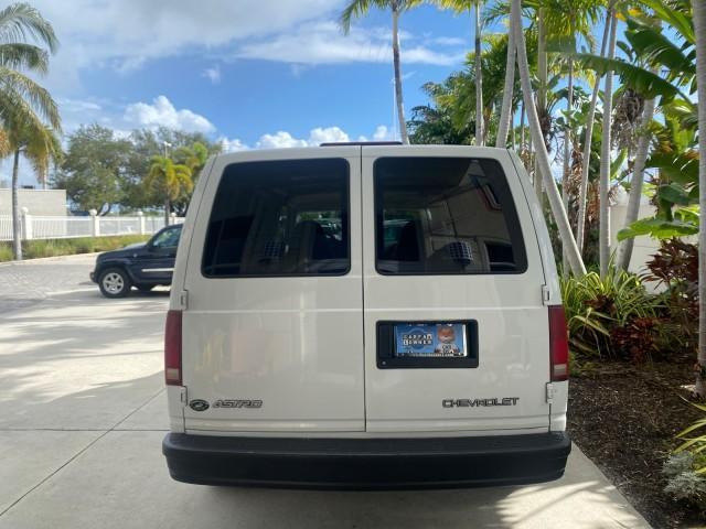 2001 White /Pewter Chevrolet Astro Cargo Van LOW MILES 84,812 (1GCDM19W71B) with an 4.3L Vortec 4300 Scpi V6 Engine engine, Automatic transmission, located at 4701 North Dixie Hwy, Pompano Beach, FL, 33064, (954) 422-2889, 26.240938, -80.123474 - OUR WEBPAGE FLORIDACARS1.COM HAS OVER 100 PHOTOS AND FREE CARFAX LINK 2001 CHEVROLET ASTRO VIN: 1GCDM19W71B154603 1 G C D M 1 9 W 7 1 B 1 5 4 6 0 3 VAN 4.3L V6 F OHV 12V GASOLINE 22 MPG REAR WHEEL DRIVE Features ABS Brakes Air Conditioning AM/FM Stereo Automatic Transmission CD Audio Cloth Seats Cru - Photo#79