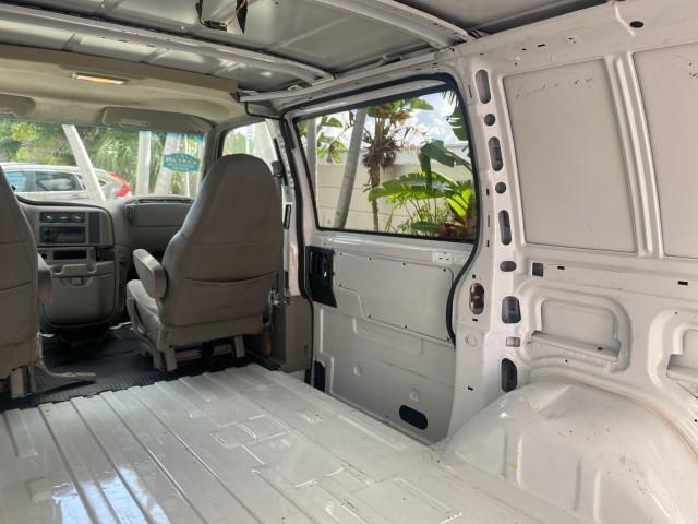 2001 White /Pewter Chevrolet Astro Cargo Van LOW MILES 84,812 (1GCDM19W71B) with an 4.3L Vortec 4300 Scpi V6 Engine engine, Automatic transmission, located at 4701 North Dixie Hwy, Pompano Beach, FL, 33064, (954) 422-2889, 26.240938, -80.123474 - OUR WEBPAGE FLORIDACARS1.COM HAS OVER 100 PHOTOS AND FREE CARFAX LINK 2001 CHEVROLET ASTRO VIN: 1GCDM19W71B154603 1 G C D M 1 9 W 7 1 B 1 5 4 6 0 3 VAN 4.3L V6 F OHV 12V GASOLINE 22 MPG REAR WHEEL DRIVE Features ABS Brakes Air Conditioning AM/FM Stereo Automatic Transmission CD Audio Cloth Seats Cru - Photo#87