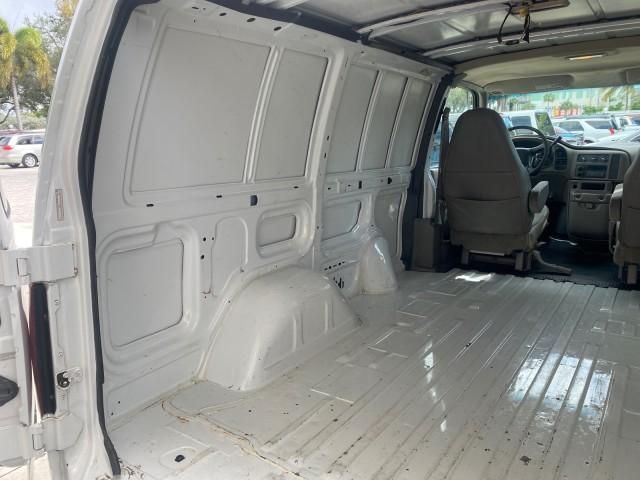 2001 White /Pewter Chevrolet Astro Cargo Van LOW MILES 84,812 (1GCDM19W71B) with an 4.3L Vortec 4300 Scpi V6 Engine engine, Automatic transmission, located at 4701 North Dixie Hwy, Pompano Beach, FL, 33064, (954) 422-2889, 26.240938, -80.123474 - OUR WEBPAGE FLORIDACARS1.COM HAS OVER 100 PHOTOS AND FREE CARFAX LINK 2001 CHEVROLET ASTRO VIN: 1GCDM19W71B154603 1 G C D M 1 9 W 7 1 B 1 5 4 6 0 3 VAN 4.3L V6 F OHV 12V GASOLINE 22 MPG REAR WHEEL DRIVE Features ABS Brakes Air Conditioning AM/FM Stereo Automatic Transmission CD Audio Cloth Seats Cru - Photo#88