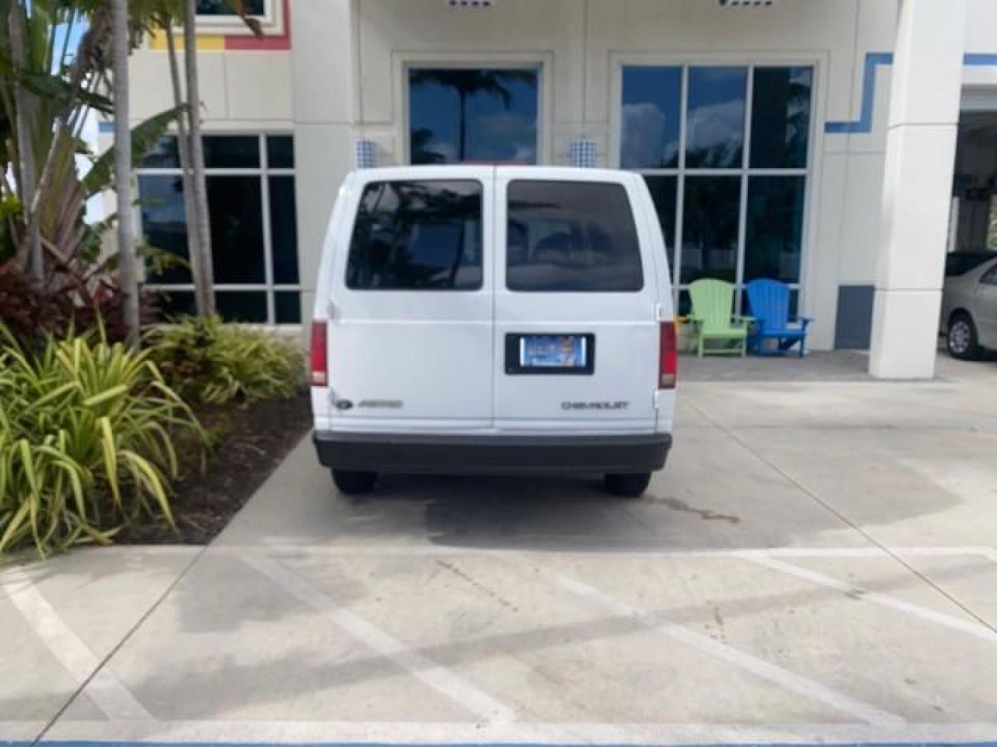 2001 White /Pewter Chevrolet Astro Cargo Van LOW MILES 84,812 (1GCDM19W71B) with an 4.3L Vortec 4300 Scpi V6 Engine engine, Automatic transmission, located at 4701 North Dixie Hwy, Pompano Beach, FL, 33064, (954) 422-2889, 26.240938, -80.123474 - OUR WEBPAGE FLORIDACARS1.COM HAS OVER 100 PHOTOS AND FREE CARFAX LINK 2001 CHEVROLET ASTRO VIN: 1GCDM19W71B154603 1 G C D M 1 9 W 7 1 B 1 5 4 6 0 3 VAN 4.3L V6 F OHV 12V GASOLINE 22 MPG REAR WHEEL DRIVE Features ABS Brakes Air Conditioning AM/FM Stereo Automatic Transmission CD Audio Cloth Seats Cru - Photo#92