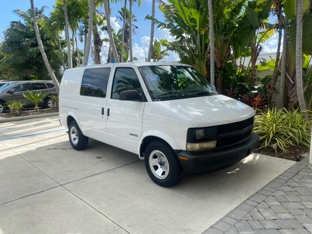 2001 White /Pewter Chevrolet Astro Cargo Van LOW MILES 84,812 (1GCDM19W71B) with an 4.3L Vortec 4300 Scpi V6 Engine engine, Automatic transmission, located at 4701 North Dixie Hwy, Pompano Beach, FL, 33064, (954) 422-2889, 26.240938, -80.123474 - OUR WEBPAGE FLORIDACARS1.COM HAS OVER 100 PHOTOS AND FREE CARFAX LINK 2001 CHEVROLET ASTRO VIN: 1GCDM19W71B154603 1 G C D M 1 9 W 7 1 B 1 5 4 6 0 3 VAN 4.3L V6 F OHV 12V GASOLINE 22 MPG REAR WHEEL DRIVE Features ABS Brakes Air Conditioning AM/FM Stereo Automatic Transmission CD Audio Cloth Seats Cru - Photo#98