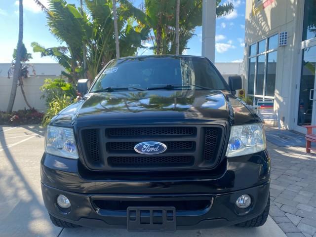 2006 Black /Flint Ford F-150 STX 4 DOOR LOW MILES 92,223 (1FTRX12W56N) with an 4.6L EFI V8 Engine engine, Automatic transmission, located at 4701 North Dixie Hwy, Pompano Beach, FL, 33064, (954) 422-2889, 26.240938, -80.123474 - OUR WEBPAGE FLORIDACARS1.COM HAS OVER 100 PHOTOS AND FREE CARFAX LINK 2006 FORD F-150 XL STX 4 DOOR EXTRA CAB ICE COLD AIR VIN: 1FTRX12W56NA41794 1 F T R X 1 2 W 5 6 N A 4 1 7 9 4 4 DOOR EXTENDED CAB PICKUP 4.6L V8 F GASOLINE 19 MPG REAR WHEEL DRIVE Features ABS Brakes Air Conditioning Alloy Wheels - Photo#2