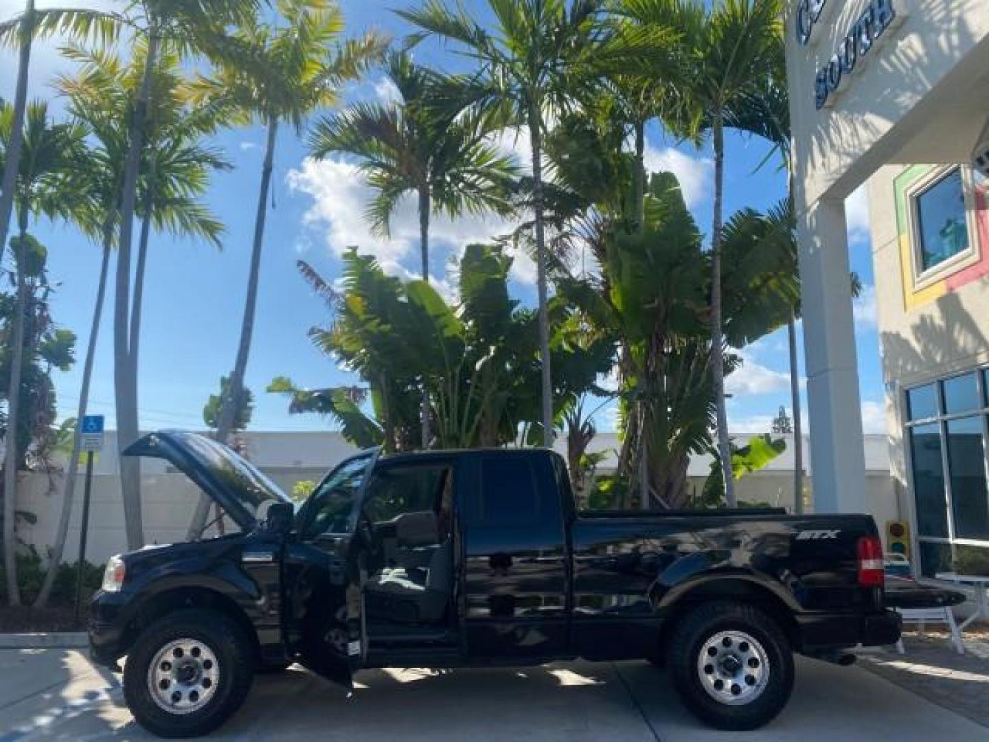 2006 Black /Flint Ford F-150 STX 4 DOOR LOW MILES 92,223 (1FTRX12W56N) with an 4.6L EFI V8 Engine engine, Automatic transmission, located at 4701 North Dixie Hwy, Pompano Beach, FL, 33064, (954) 422-2889, 26.240938, -80.123474 - OUR WEBPAGE FLORIDACARS1.COM HAS OVER 100 PHOTOS AND FREE CARFAX LINK 2006 FORD F-150 XL STX 4 DOOR EXTRA CAB ICE COLD AIR VIN: 1FTRX12W56NA41794 1 F T R X 1 2 W 5 6 N A 4 1 7 9 4 4 DOOR EXTENDED CAB PICKUP 4.6L V8 F GASOLINE 19 MPG REAR WHEEL DRIVE Features ABS Brakes Air Conditioning Alloy Wheels - Photo#8