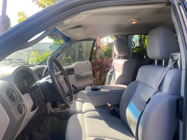 2006 Black /Flint Ford F-150 STX 4 DOOR LOW MILES 92,223 (1FTRX12W56N) with an 4.6L EFI V8 Engine engine, Automatic transmission, located at 4701 North Dixie Hwy, Pompano Beach, FL, 33064, (954) 422-2889, 26.240938, -80.123474 - OUR WEBPAGE FLORIDACARS1.COM HAS OVER 100 PHOTOS AND FREE CARFAX LINK 2006 FORD F-150 XL STX 4 DOOR EXTRA CAB ICE COLD AIR VIN: 1FTRX12W56NA41794 1 F T R X 1 2 W 5 6 N A 4 1 7 9 4 4 DOOR EXTENDED CAB PICKUP 4.6L V8 F GASOLINE 19 MPG REAR WHEEL DRIVE Features ABS Brakes Air Conditioning Alloy Wheels - Photo#10