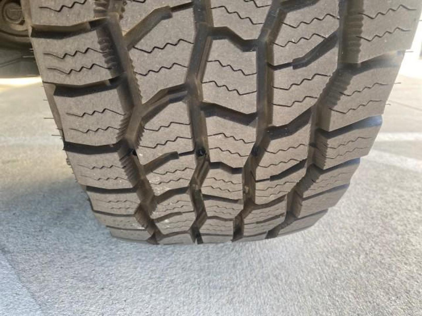 2006 Black /Flint Ford F-150 STX 4 DOOR LOW MILES 92,223 (1FTRX12W56N) with an 4.6L EFI V8 Engine engine, Automatic transmission, located at 4701 North Dixie Hwy, Pompano Beach, FL, 33064, (954) 422-2889, 26.240938, -80.123474 - OUR WEBPAGE FLORIDACARS1.COM HAS OVER 100 PHOTOS AND FREE CARFAX LINK 2006 FORD F-150 XL STX 4 DOOR EXTRA CAB ICE COLD AIR VIN: 1FTRX12W56NA41794 1 F T R X 1 2 W 5 6 N A 4 1 7 9 4 4 DOOR EXTENDED CAB PICKUP 4.6L V8 F GASOLINE 19 MPG REAR WHEEL DRIVE Features ABS Brakes Air Conditioning Alloy Wheels - Photo#20