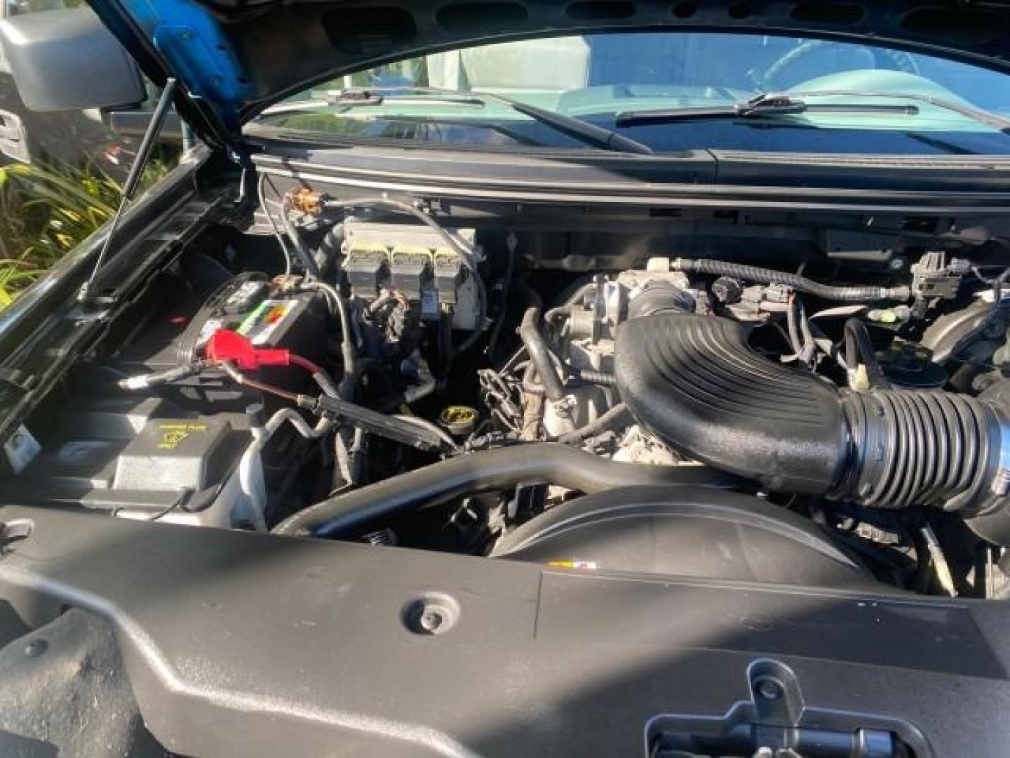 2006 Black /Flint Ford F-150 STX 4 DOOR LOW MILES 92,223 (1FTRX12W56N) with an 4.6L EFI V8 Engine engine, Automatic transmission, located at 4701 North Dixie Hwy, Pompano Beach, FL, 33064, (954) 422-2889, 26.240938, -80.123474 - OUR WEBPAGE FLORIDACARS1.COM HAS OVER 100 PHOTOS AND FREE CARFAX LINK 2006 FORD F-150 XL STX 4 DOOR EXTRA CAB ICE COLD AIR VIN: 1FTRX12W56NA41794 1 F T R X 1 2 W 5 6 N A 4 1 7 9 4 4 DOOR EXTENDED CAB PICKUP 4.6L V8 F GASOLINE 19 MPG REAR WHEEL DRIVE Features ABS Brakes Air Conditioning Alloy Wheels - Photo#25