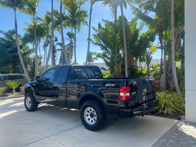 2006 Black /Flint Ford F-150 STX 4 DOOR LOW MILES 92,223 (1FTRX12W56N) with an 4.6L EFI V8 Engine engine, Automatic transmission, located at 4701 North Dixie Hwy, Pompano Beach, FL, 33064, (954) 422-2889, 26.240938, -80.123474 - OUR WEBPAGE FLORIDACARS1.COM HAS OVER 100 PHOTOS AND FREE CARFAX LINK 2006 FORD F-150 XL STX 4 DOOR EXTRA CAB ICE COLD AIR VIN: 1FTRX12W56NA41794 1 F T R X 1 2 W 5 6 N A 4 1 7 9 4 4 DOOR EXTENDED CAB PICKUP 4.6L V8 F GASOLINE 19 MPG REAR WHEEL DRIVE Features ABS Brakes Air Conditioning Alloy Wheels - Photo#33