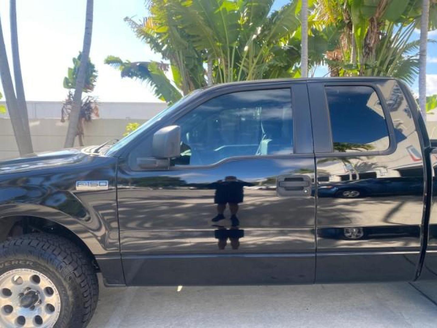2006 Black /Flint Ford F-150 STX 4 DOOR LOW MILES 92,223 (1FTRX12W56N) with an 4.6L EFI V8 Engine engine, Automatic transmission, located at 4701 North Dixie Hwy, Pompano Beach, FL, 33064, (954) 422-2889, 26.240938, -80.123474 - OUR WEBPAGE FLORIDACARS1.COM HAS OVER 100 PHOTOS AND FREE CARFAX LINK 2006 FORD F-150 XL STX 4 DOOR EXTRA CAB ICE COLD AIR VIN: 1FTRX12W56NA41794 1 F T R X 1 2 W 5 6 N A 4 1 7 9 4 4 DOOR EXTENDED CAB PICKUP 4.6L V8 F GASOLINE 19 MPG REAR WHEEL DRIVE Features ABS Brakes Air Conditioning Alloy Wheels - Photo#37