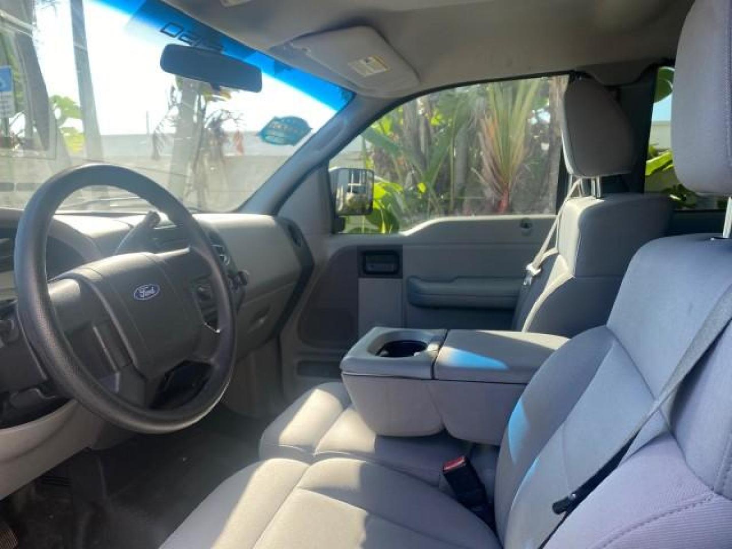 2006 Black /Flint Ford F-150 STX 4 DOOR LOW MILES 92,223 (1FTRX12W56N) with an 4.6L EFI V8 Engine engine, Automatic transmission, located at 4701 North Dixie Hwy, Pompano Beach, FL, 33064, (954) 422-2889, 26.240938, -80.123474 - OUR WEBPAGE FLORIDACARS1.COM HAS OVER 100 PHOTOS AND FREE CARFAX LINK 2006 FORD F-150 XL STX 4 DOOR EXTRA CAB ICE COLD AIR VIN: 1FTRX12W56NA41794 1 F T R X 1 2 W 5 6 N A 4 1 7 9 4 4 DOOR EXTENDED CAB PICKUP 4.6L V8 F GASOLINE 19 MPG REAR WHEEL DRIVE Features ABS Brakes Air Conditioning Alloy Wheels - Photo#47