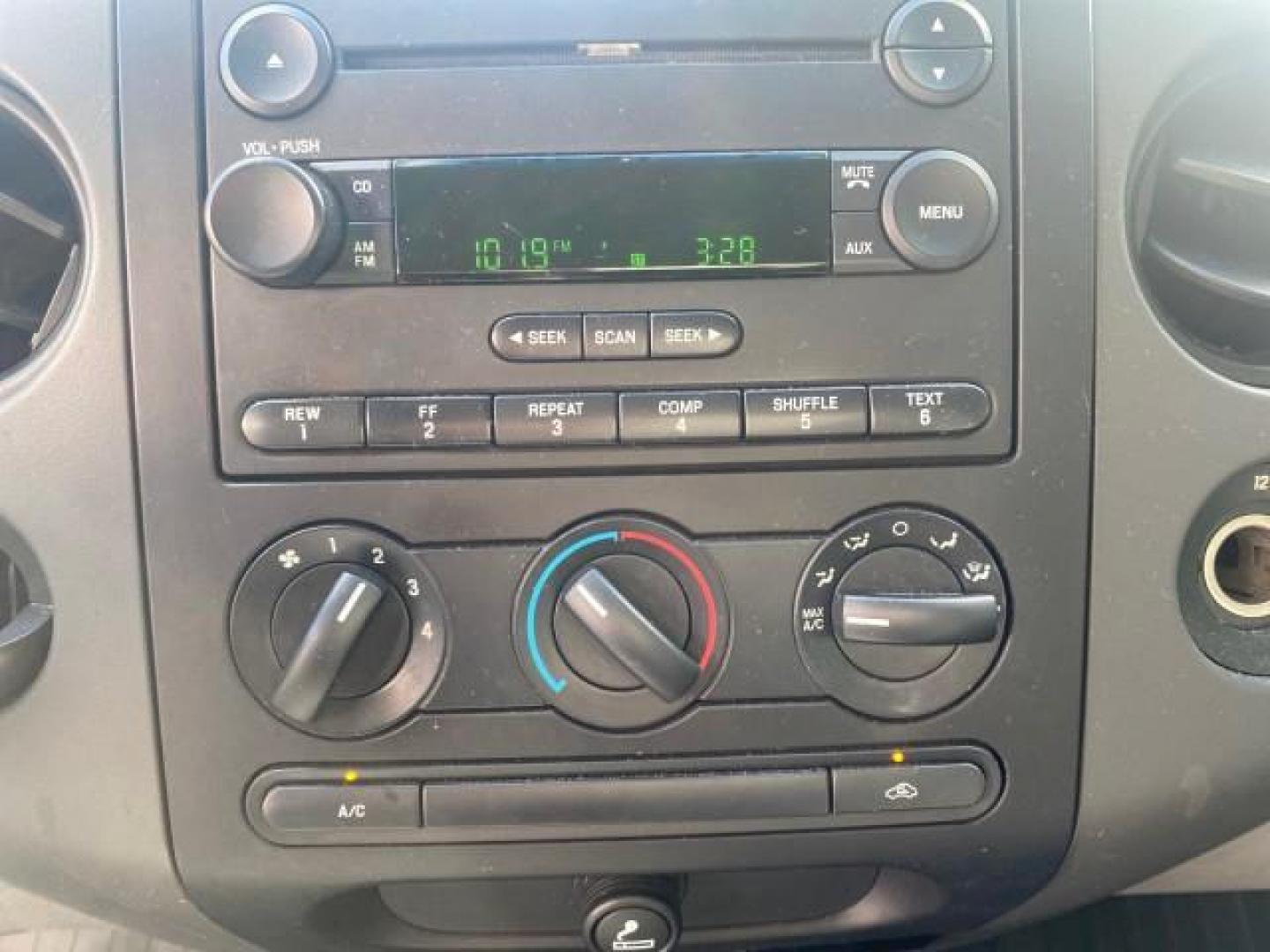 2006 Black /Flint Ford F-150 STX 4 DOOR LOW MILES 92,223 (1FTRX12W56N) with an 4.6L EFI V8 Engine engine, Automatic transmission, located at 4701 North Dixie Hwy, Pompano Beach, FL, 33064, (954) 422-2889, 26.240938, -80.123474 - OUR WEBPAGE FLORIDACARS1.COM HAS OVER 100 PHOTOS AND FREE CARFAX LINK 2006 FORD F-150 XL STX 4 DOOR EXTRA CAB ICE COLD AIR VIN: 1FTRX12W56NA41794 1 F T R X 1 2 W 5 6 N A 4 1 7 9 4 4 DOOR EXTENDED CAB PICKUP 4.6L V8 F GASOLINE 19 MPG REAR WHEEL DRIVE Features ABS Brakes Air Conditioning Alloy Wheels - Photo#58