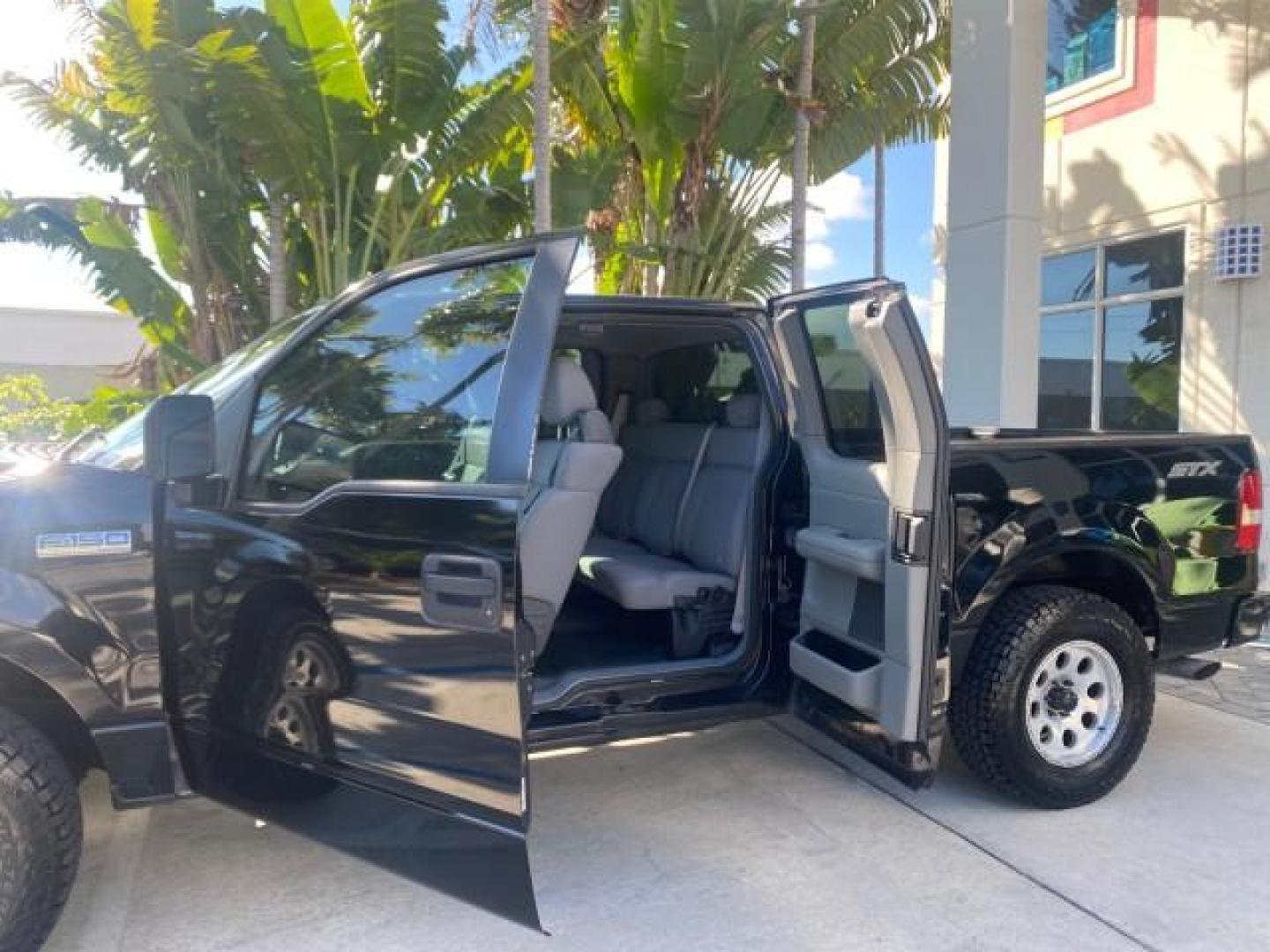 2006 Black /Flint Ford F-150 STX 4 DOOR LOW MILES 92,223 (1FTRX12W56N) with an 4.6L EFI V8 Engine engine, Automatic transmission, located at 4701 North Dixie Hwy, Pompano Beach, FL, 33064, (954) 422-2889, 26.240938, -80.123474 - OUR WEBPAGE FLORIDACARS1.COM HAS OVER 100 PHOTOS AND FREE CARFAX LINK 2006 FORD F-150 XL STX 4 DOOR EXTRA CAB ICE COLD AIR VIN: 1FTRX12W56NA41794 1 F T R X 1 2 W 5 6 N A 4 1 7 9 4 4 DOOR EXTENDED CAB PICKUP 4.6L V8 F GASOLINE 19 MPG REAR WHEEL DRIVE Features ABS Brakes Air Conditioning Alloy Wheels - Photo#73