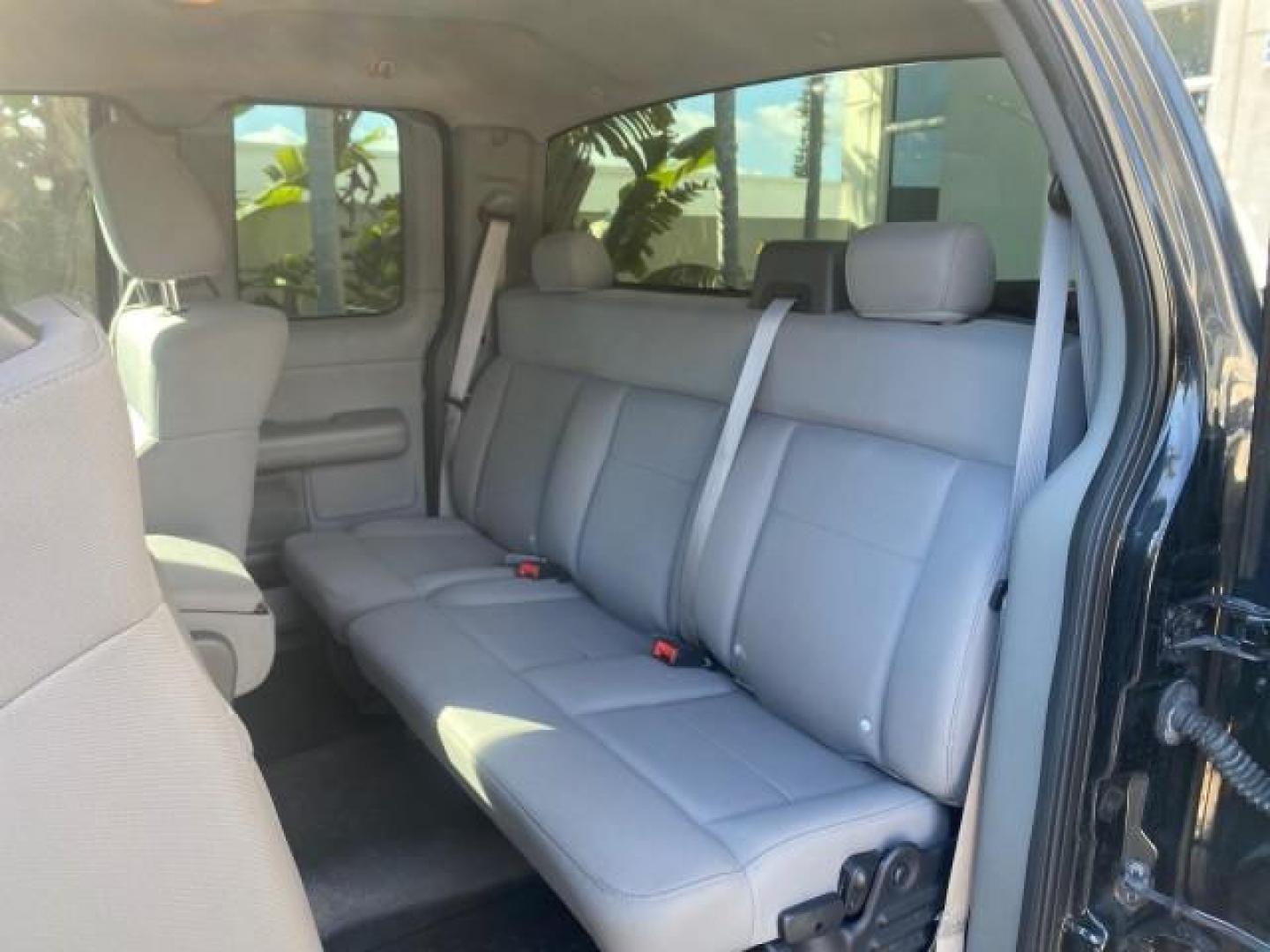 2006 Black /Flint Ford F-150 STX 4 DOOR LOW MILES 92,223 (1FTRX12W56N) with an 4.6L EFI V8 Engine engine, Automatic transmission, located at 4701 North Dixie Hwy, Pompano Beach, FL, 33064, (954) 422-2889, 26.240938, -80.123474 - OUR WEBPAGE FLORIDACARS1.COM HAS OVER 100 PHOTOS AND FREE CARFAX LINK 2006 FORD F-150 XL STX 4 DOOR EXTRA CAB ICE COLD AIR VIN: 1FTRX12W56NA41794 1 F T R X 1 2 W 5 6 N A 4 1 7 9 4 4 DOOR EXTENDED CAB PICKUP 4.6L V8 F GASOLINE 19 MPG REAR WHEEL DRIVE Features ABS Brakes Air Conditioning Alloy Wheels - Photo#76