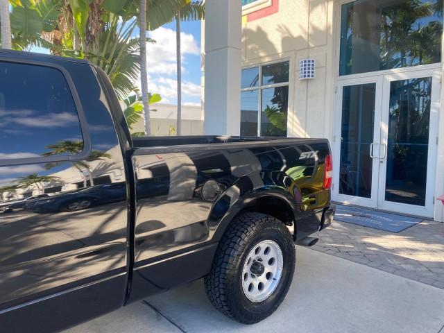 2006 Black /Flint Ford F-150 STX 4 DOOR LOW MILES 92,223 (1FTRX12W56N) with an 4.6L EFI V8 Engine engine, Automatic transmission, located at 4701 North Dixie Hwy, Pompano Beach, FL, 33064, (954) 422-2889, 26.240938, -80.123474 - OUR WEBPAGE FLORIDACARS1.COM HAS OVER 100 PHOTOS AND FREE CARFAX LINK 2006 FORD F-150 XL STX 4 DOOR EXTRA CAB ICE COLD AIR VIN: 1FTRX12W56NA41794 1 F T R X 1 2 W 5 6 N A 4 1 7 9 4 4 DOOR EXTENDED CAB PICKUP 4.6L V8 F GASOLINE 19 MPG REAR WHEEL DRIVE Features ABS Brakes Air Conditioning Alloy Wheels - Photo#81