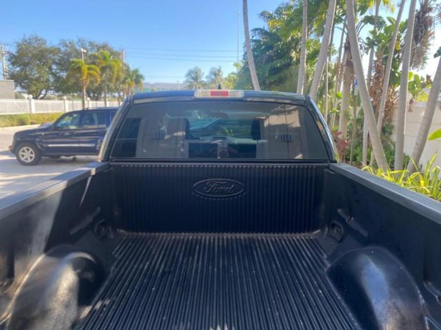 2006 Black /Flint Ford F-150 STX 4 DOOR LOW MILES 92,223 (1FTRX12W56N) with an 4.6L EFI V8 Engine engine, Automatic transmission, located at 4701 North Dixie Hwy, Pompano Beach, FL, 33064, (954) 422-2889, 26.240938, -80.123474 - OUR WEBPAGE FLORIDACARS1.COM HAS OVER 100 PHOTOS AND FREE CARFAX LINK 2006 FORD F-150 XL STX 4 DOOR EXTRA CAB ICE COLD AIR VIN: 1FTRX12W56NA41794 1 F T R X 1 2 W 5 6 N A 4 1 7 9 4 4 DOOR EXTENDED CAB PICKUP 4.6L V8 F GASOLINE 19 MPG REAR WHEEL DRIVE Features ABS Brakes Air Conditioning Alloy Wheels - Photo#93