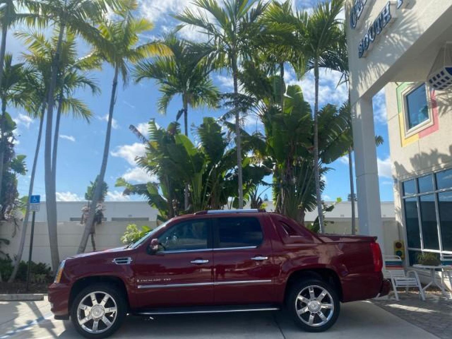 2007 Red E /Ebony/Ebony Cadillac Escalade EXT LOW MILES 15,019 1 OWNER 4WD (3GYFK62857G) with an 6.2L Vortec 1000 VVT V8 SFI Engine engine, Automatic transmission, located at 4701 North Dixie Hwy, Pompano Beach, FL, 33064, (954) 422-2889, 26.240938, -80.123474 - OUR WEBPAGE FLORIDACARS1.COM HAS OVER 100 PHOTOS AND FREE CARFAX LINK 2007 CADILLAC ESCALADE EXT VIN: 3GYFK62857G251462 3 G Y F K 6 2 8 5 7 G 2 5 1 4 6 2 SPORT PICKUP 6.2L V8 F GASOLINE 19 MPG ALL WHEEL DRIVE Features 20 Inch Plus Wheels 4WD/AWD A/C Seat(s) ABS Brakes Air Conditioning Alloy Wheels A - Photo#4