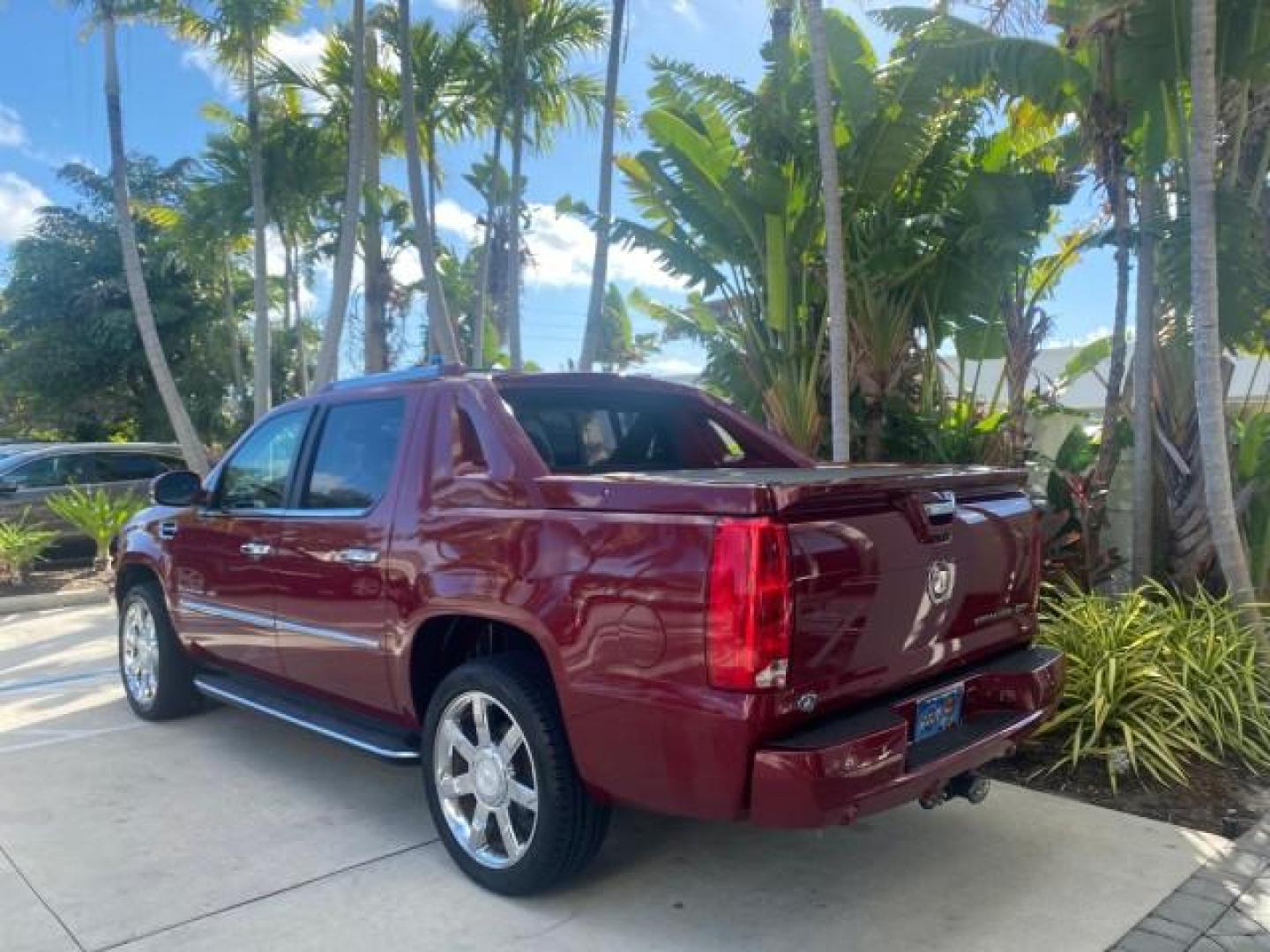 2007 Red E /Ebony/Ebony Cadillac Escalade EXT LOW MILES 15,019 1 OWNER 4WD (3GYFK62857G) with an 6.2L Vortec 1000 VVT V8 SFI Engine engine, Automatic transmission, located at 4701 North Dixie Hwy, Pompano Beach, FL, 33064, (954) 422-2889, 26.240938, -80.123474 - OUR WEBPAGE FLORIDACARS1.COM HAS OVER 100 PHOTOS AND FREE CARFAX LINK 2007 CADILLAC ESCALADE EXT VIN: 3GYFK62857G251462 3 G Y F K 6 2 8 5 7 G 2 5 1 4 6 2 SPORT PICKUP 6.2L V8 F GASOLINE 19 MPG ALL WHEEL DRIVE Features 20 Inch Plus Wheels 4WD/AWD A/C Seat(s) ABS Brakes Air Conditioning Alloy Wheels A - Photo#5