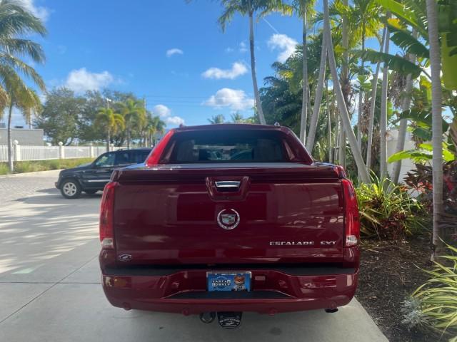 2007 Red E /Ebony/Ebony Cadillac Escalade EXT LOW MILES 13,852 1 OWNER 4WD (3GYFK62857G) with an 6.2L Vortec 1000 VVT V8 SFI Engine engine, Automatic transmission, located at 4701 North Dixie Hwy, Pompano Beach, FL, 33064, (954) 422-2889, 26.240938, -80.123474 - OUR WEBPAGE FLORIDACARS1.COM HAS OVER 100 PHOTOS AND FREE CARFAX LINK 2007 CADILLAC ESCALADE EXT VIN: 3GYFK62857G251462 3 G Y F K 6 2 8 5 7 G 2 5 1 4 6 2 SPORT PICKUP 6.2L V8 F GASOLINE 19 MPG ALL WHEEL DRIVE Features 20 Inch Plus Wheels 4WD/AWD A/C Seat(s) ABS Brakes Air Conditioning Alloy Wheels A - Photo#6