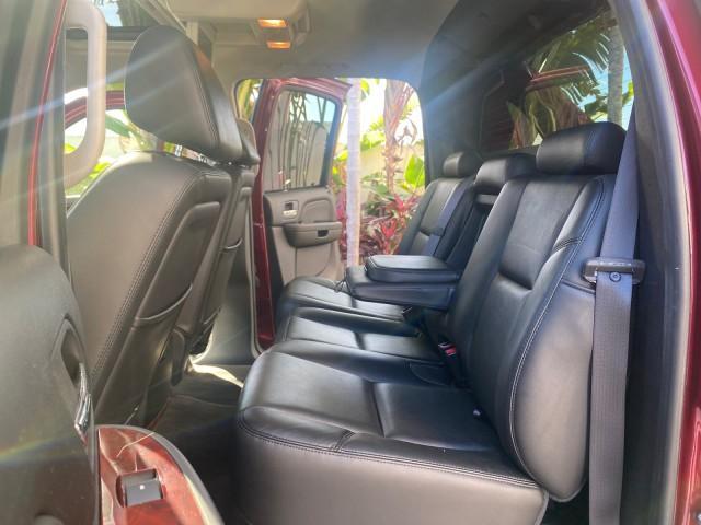 2007 Red E /Ebony/Ebony Cadillac Escalade EXT LOW MILES 13,852 1 OWNER 4WD (3GYFK62857G) with an 6.2L Vortec 1000 VVT V8 SFI Engine engine, Automatic transmission, located at 4701 North Dixie Hwy, Pompano Beach, FL, 33064, (954) 422-2889, 26.240938, -80.123474 - OUR WEBPAGE FLORIDACARS1.COM HAS OVER 100 PHOTOS AND FREE CARFAX LINK 2007 CADILLAC ESCALADE EXT VIN: 3GYFK62857G251462 3 G Y F K 6 2 8 5 7 G 2 5 1 4 6 2 SPORT PICKUP 6.2L V8 F GASOLINE 19 MPG ALL WHEEL DRIVE Features 20 Inch Plus Wheels 4WD/AWD A/C Seat(s) ABS Brakes Air Conditioning Alloy Wheels A - Photo#14