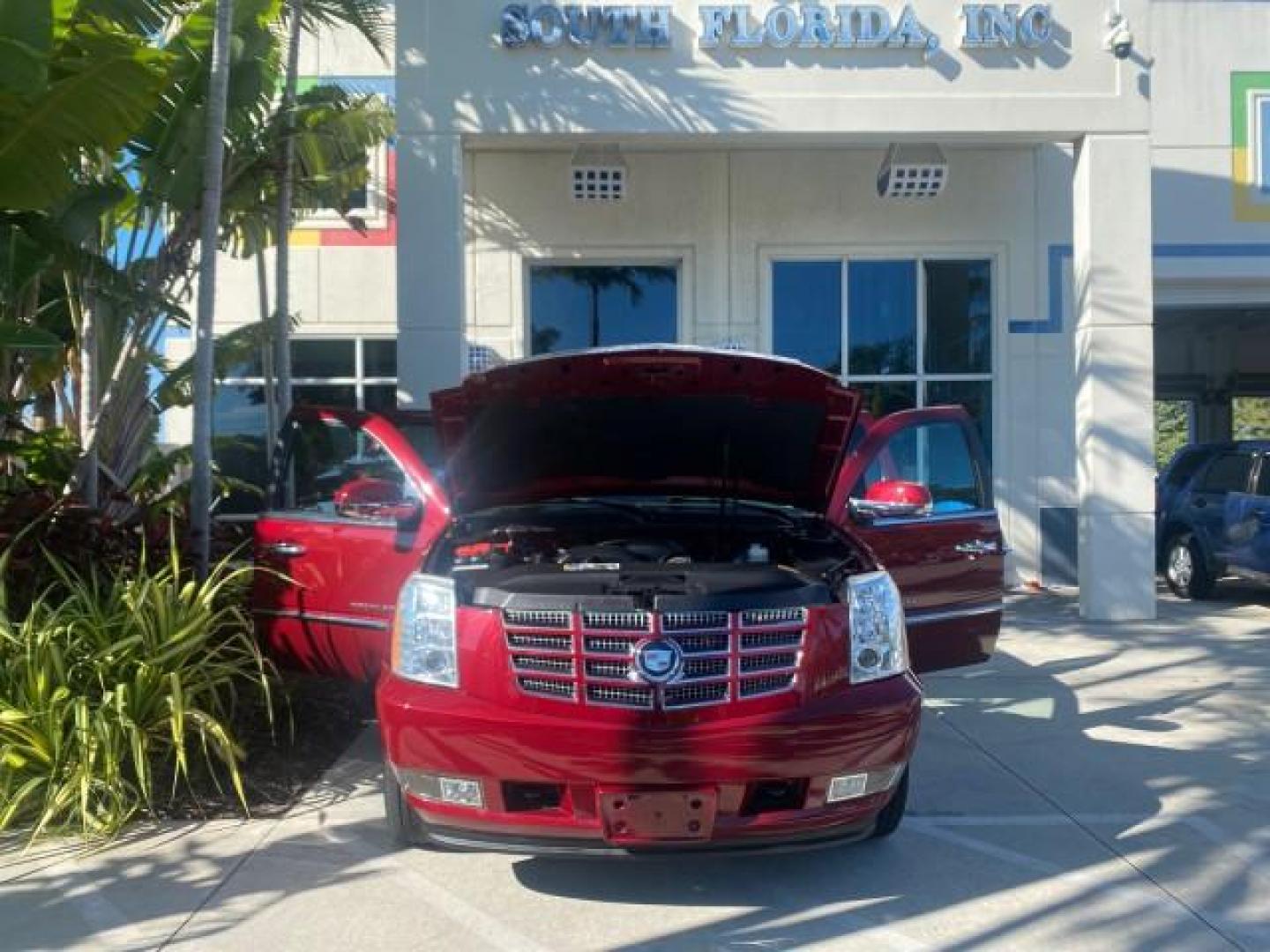 2007 Red E /Ebony/Ebony Cadillac Escalade EXT LOW MILES 15,019 1 OWNER 4WD (3GYFK62857G) with an 6.2L Vortec 1000 VVT V8 SFI Engine engine, Automatic transmission, located at 4701 North Dixie Hwy, Pompano Beach, FL, 33064, (954) 422-2889, 26.240938, -80.123474 - OUR WEBPAGE FLORIDACARS1.COM HAS OVER 100 PHOTOS AND FREE CARFAX LINK 2007 CADILLAC ESCALADE EXT VIN: 3GYFK62857G251462 3 G Y F K 6 2 8 5 7 G 2 5 1 4 6 2 SPORT PICKUP 6.2L V8 F GASOLINE 19 MPG ALL WHEEL DRIVE Features 20 Inch Plus Wheels 4WD/AWD A/C Seat(s) ABS Brakes Air Conditioning Alloy Wheels A - Photo#16