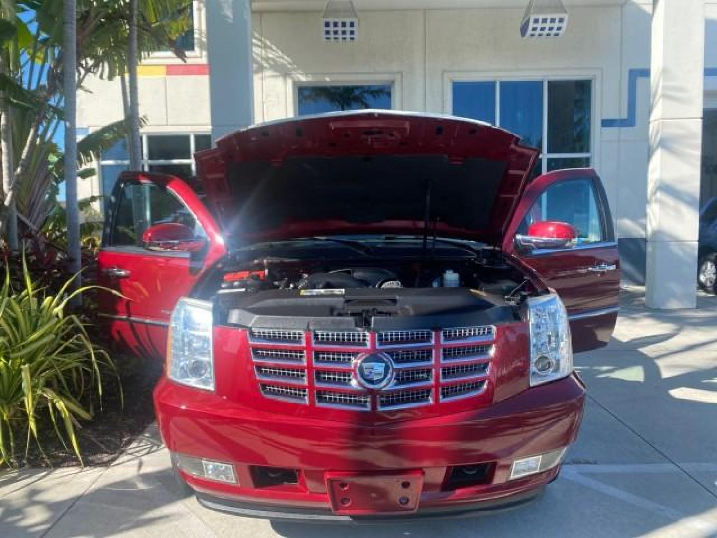 2007 Red E /Ebony/Ebony Cadillac Escalade EXT LOW MILES 15,019 1 OWNER 4WD (3GYFK62857G) with an 6.2L Vortec 1000 VVT V8 SFI Engine engine, Automatic transmission, located at 4701 North Dixie Hwy, Pompano Beach, FL, 33064, (954) 422-2889, 26.240938, -80.123474 - OUR WEBPAGE FLORIDACARS1.COM HAS OVER 100 PHOTOS AND FREE CARFAX LINK 2007 CADILLAC ESCALADE EXT VIN: 3GYFK62857G251462 3 G Y F K 6 2 8 5 7 G 2 5 1 4 6 2 SPORT PICKUP 6.2L V8 F GASOLINE 19 MPG ALL WHEEL DRIVE Features 20 Inch Plus Wheels 4WD/AWD A/C Seat(s) ABS Brakes Air Conditioning Alloy Wheels A - Photo#17