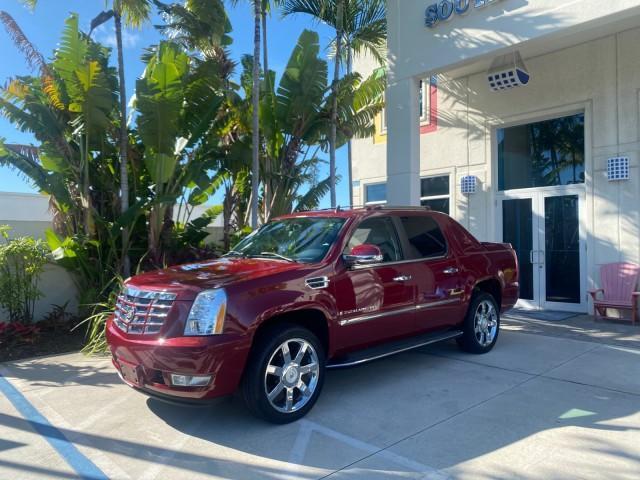 2007 Red E /Ebony/Ebony Cadillac Escalade EXT LOW MILES 13,852 1 OWNER 4WD (3GYFK62857G) with an 6.2L Vortec 1000 VVT V8 SFI Engine engine, Automatic transmission, located at 4701 North Dixie Hwy, Pompano Beach, FL, 33064, (954) 422-2889, 26.240938, -80.123474 - OUR WEBPAGE FLORIDACARS1.COM HAS OVER 100 PHOTOS AND FREE CARFAX LINK 2007 CADILLAC ESCALADE EXT VIN: 3GYFK62857G251462 3 G Y F K 6 2 8 5 7 G 2 5 1 4 6 2 SPORT PICKUP 6.2L V8 F GASOLINE 19 MPG ALL WHEEL DRIVE Features 20 Inch Plus Wheels 4WD/AWD A/C Seat(s) ABS Brakes Air Conditioning Alloy Wheels A - Photo#29