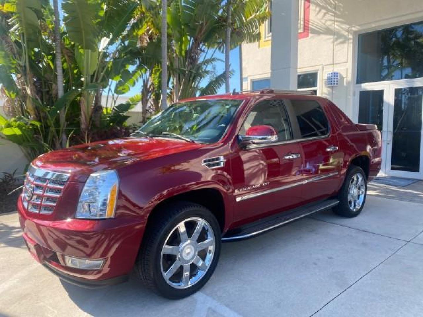 2007 Red E /Ebony/Ebony Cadillac Escalade EXT LOW MILES 15,019 1 OWNER 4WD (3GYFK62857G) with an 6.2L Vortec 1000 VVT V8 SFI Engine engine, Automatic transmission, located at 4701 North Dixie Hwy, Pompano Beach, FL, 33064, (954) 422-2889, 26.240938, -80.123474 - OUR WEBPAGE FLORIDACARS1.COM HAS OVER 100 PHOTOS AND FREE CARFAX LINK 2007 CADILLAC ESCALADE EXT VIN: 3GYFK62857G251462 3 G Y F K 6 2 8 5 7 G 2 5 1 4 6 2 SPORT PICKUP 6.2L V8 F GASOLINE 19 MPG ALL WHEEL DRIVE Features 20 Inch Plus Wheels 4WD/AWD A/C Seat(s) ABS Brakes Air Conditioning Alloy Wheels A - Photo#30
