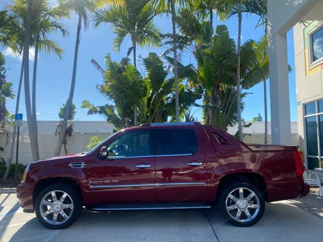 2007 Red E /Ebony/Ebony Cadillac Escalade EXT LOW MILES 13,852 1 OWNER 4WD (3GYFK62857G) with an 6.2L Vortec 1000 VVT V8 SFI Engine engine, Automatic transmission, located at 4701 North Dixie Hwy, Pompano Beach, FL, 33064, (954) 422-2889, 26.240938, -80.123474 - OUR WEBPAGE FLORIDACARS1.COM HAS OVER 100 PHOTOS AND FREE CARFAX LINK 2007 CADILLAC ESCALADE EXT VIN: 3GYFK62857G251462 3 G Y F K 6 2 8 5 7 G 2 5 1 4 6 2 SPORT PICKUP 6.2L V8 F GASOLINE 19 MPG ALL WHEEL DRIVE Features 20 Inch Plus Wheels 4WD/AWD A/C Seat(s) ABS Brakes Air Conditioning Alloy Wheels A - Photo#32