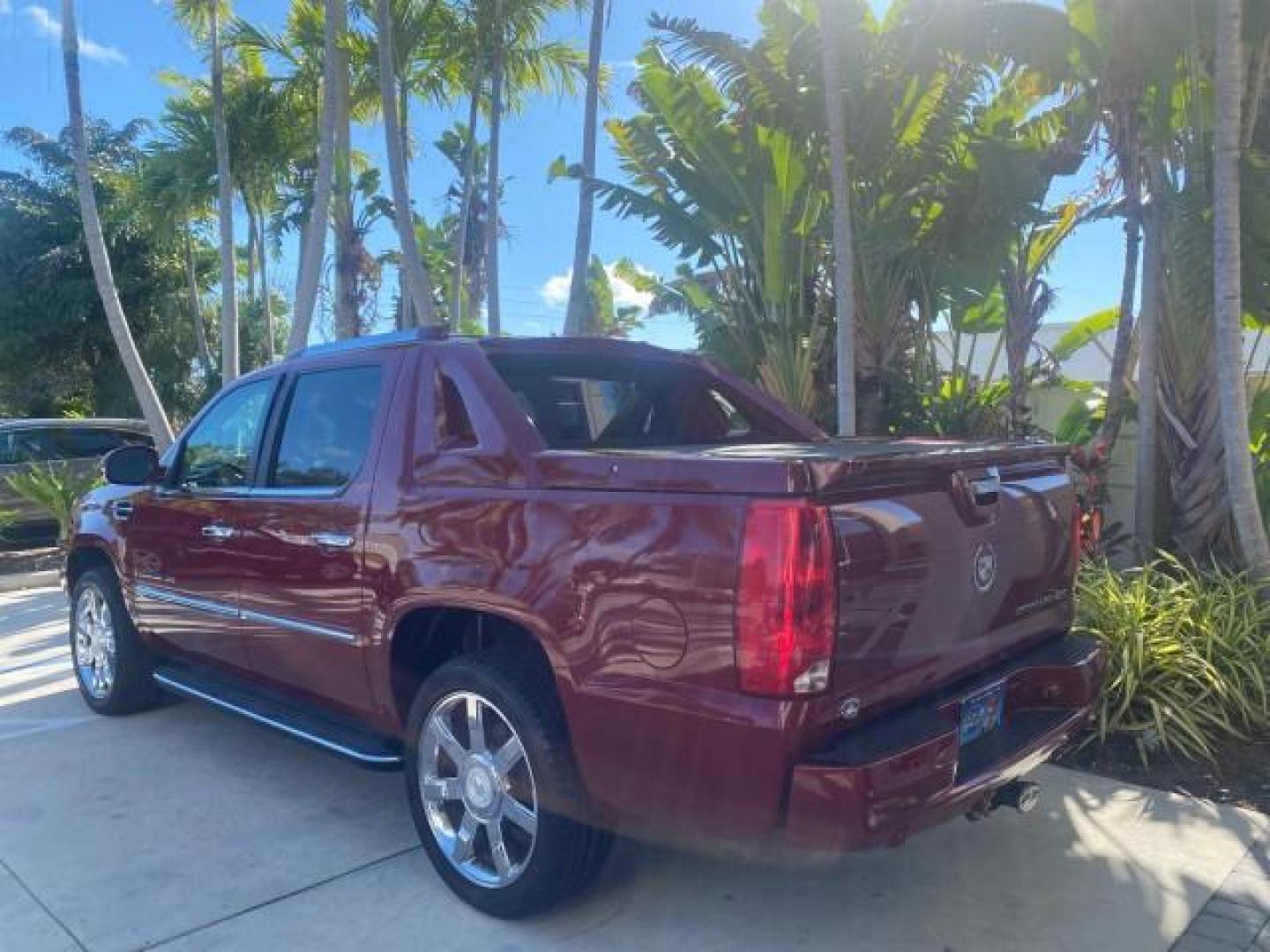 2007 Red E /Ebony/Ebony Cadillac Escalade EXT LOW MILES 15,019 1 OWNER 4WD (3GYFK62857G) with an 6.2L Vortec 1000 VVT V8 SFI Engine engine, Automatic transmission, located at 4701 North Dixie Hwy, Pompano Beach, FL, 33064, (954) 422-2889, 26.240938, -80.123474 - OUR WEBPAGE FLORIDACARS1.COM HAS OVER 100 PHOTOS AND FREE CARFAX LINK 2007 CADILLAC ESCALADE EXT VIN: 3GYFK62857G251462 3 G Y F K 6 2 8 5 7 G 2 5 1 4 6 2 SPORT PICKUP 6.2L V8 F GASOLINE 19 MPG ALL WHEEL DRIVE Features 20 Inch Plus Wheels 4WD/AWD A/C Seat(s) ABS Brakes Air Conditioning Alloy Wheels A - Photo#34