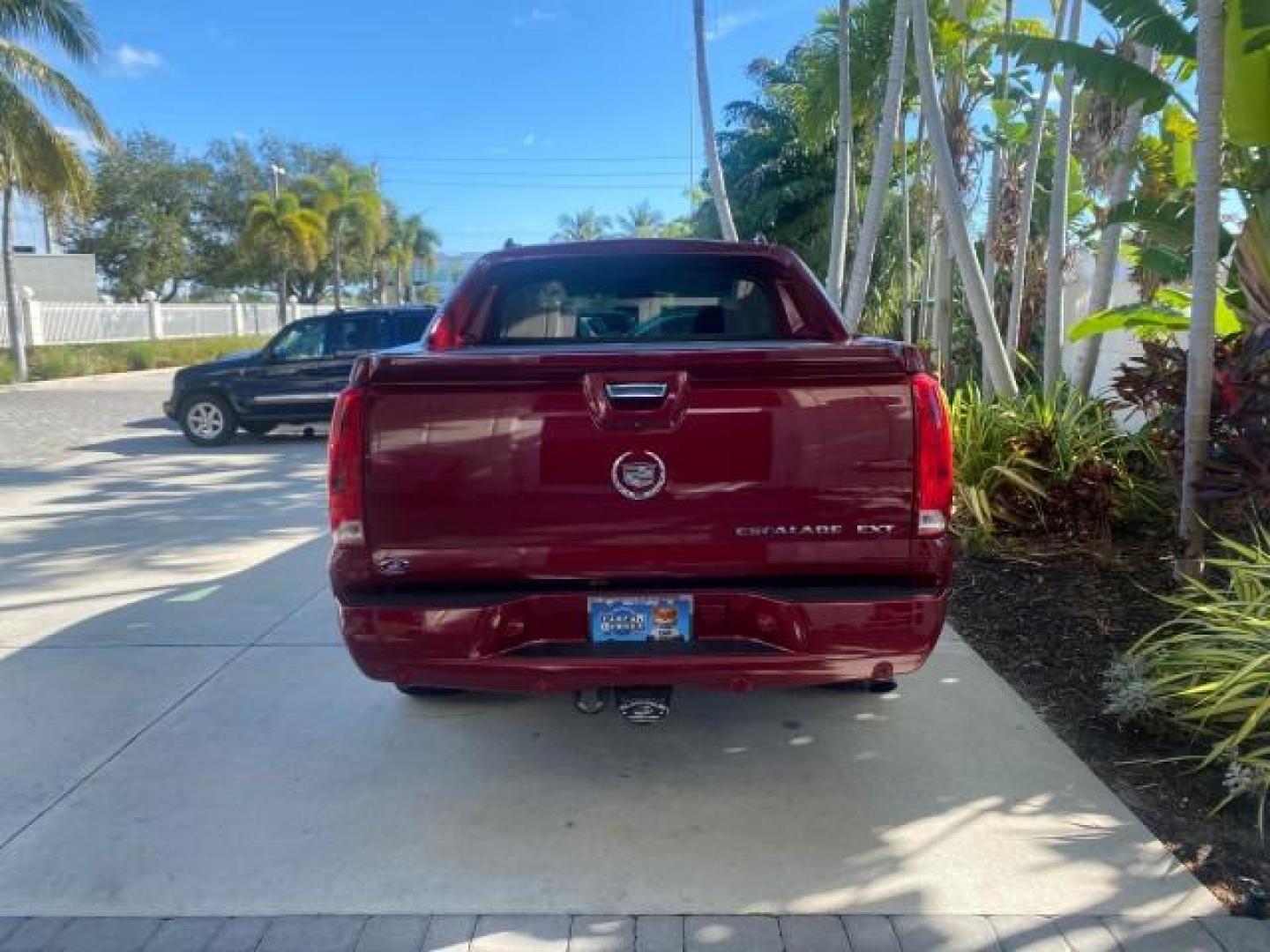 2007 Red E /Ebony/Ebony Cadillac Escalade EXT LOW MILES 15,019 1 OWNER 4WD (3GYFK62857G) with an 6.2L Vortec 1000 VVT V8 SFI Engine engine, Automatic transmission, located at 4701 North Dixie Hwy, Pompano Beach, FL, 33064, (954) 422-2889, 26.240938, -80.123474 - OUR WEBPAGE FLORIDACARS1.COM HAS OVER 100 PHOTOS AND FREE CARFAX LINK 2007 CADILLAC ESCALADE EXT VIN: 3GYFK62857G251462 3 G Y F K 6 2 8 5 7 G 2 5 1 4 6 2 SPORT PICKUP 6.2L V8 F GASOLINE 19 MPG ALL WHEEL DRIVE Features 20 Inch Plus Wheels 4WD/AWD A/C Seat(s) ABS Brakes Air Conditioning Alloy Wheels A - Photo#35