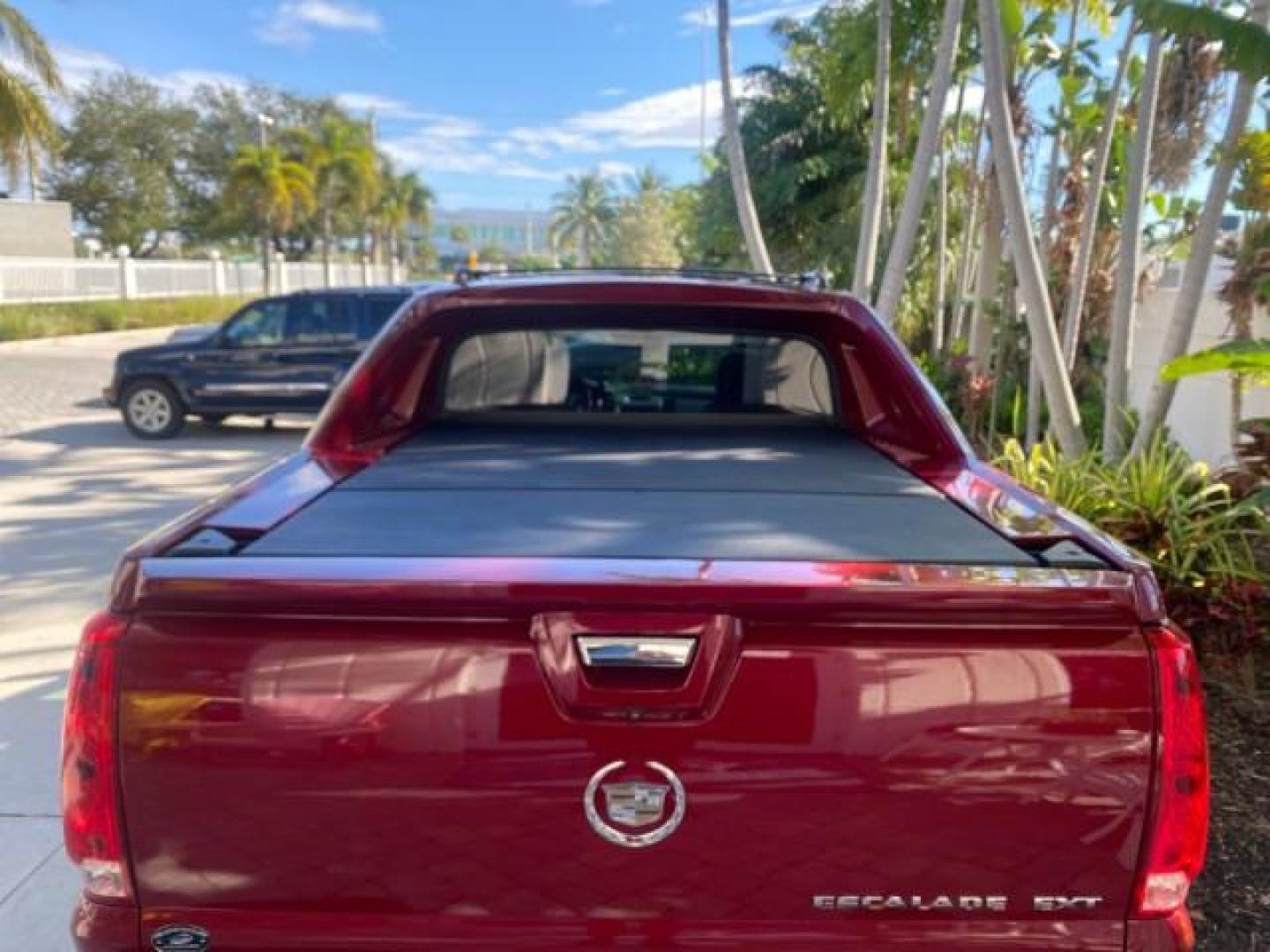 2007 Red E /Ebony/Ebony Cadillac Escalade EXT LOW MILES 15,019 1 OWNER 4WD (3GYFK62857G) with an 6.2L Vortec 1000 VVT V8 SFI Engine engine, Automatic transmission, located at 4701 North Dixie Hwy, Pompano Beach, FL, 33064, (954) 422-2889, 26.240938, -80.123474 - OUR WEBPAGE FLORIDACARS1.COM HAS OVER 100 PHOTOS AND FREE CARFAX LINK 2007 CADILLAC ESCALADE EXT VIN: 3GYFK62857G251462 3 G Y F K 6 2 8 5 7 G 2 5 1 4 6 2 SPORT PICKUP 6.2L V8 F GASOLINE 19 MPG ALL WHEEL DRIVE Features 20 Inch Plus Wheels 4WD/AWD A/C Seat(s) ABS Brakes Air Conditioning Alloy Wheels A - Photo#60