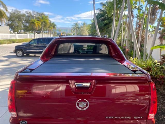 2007 Red E /Ebony/Ebony Cadillac Escalade EXT LOW MILES 13,852 1 OWNER 4WD (3GYFK62857G) with an 6.2L Vortec 1000 VVT V8 SFI Engine engine, Automatic transmission, located at 4701 North Dixie Hwy, Pompano Beach, FL, 33064, (954) 422-2889, 26.240938, -80.123474 - OUR WEBPAGE FLORIDACARS1.COM HAS OVER 100 PHOTOS AND FREE CARFAX LINK 2007 CADILLAC ESCALADE EXT VIN: 3GYFK62857G251462 3 G Y F K 6 2 8 5 7 G 2 5 1 4 6 2 SPORT PICKUP 6.2L V8 F GASOLINE 19 MPG ALL WHEEL DRIVE Features 20 Inch Plus Wheels 4WD/AWD A/C Seat(s) ABS Brakes Air Conditioning Alloy Wheels A - Photo#60