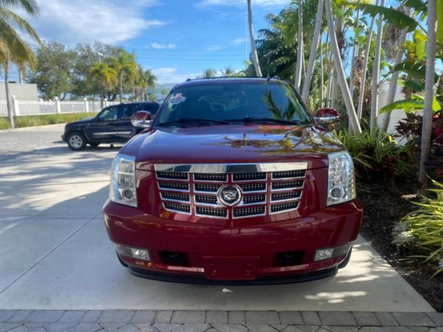 2007 Red E /Ebony/Ebony Cadillac Escalade EXT LOW MILES 15,019 1 OWNER 4WD (3GYFK62857G) with an 6.2L Vortec 1000 VVT V8 SFI Engine engine, Automatic transmission, located at 4701 North Dixie Hwy, Pompano Beach, FL, 33064, (954) 422-2889, 26.240938, -80.123474 - OUR WEBPAGE FLORIDACARS1.COM HAS OVER 100 PHOTOS AND FREE CARFAX LINK 2007 CADILLAC ESCALADE EXT VIN: 3GYFK62857G251462 3 G Y F K 6 2 8 5 7 G 2 5 1 4 6 2 SPORT PICKUP 6.2L V8 F GASOLINE 19 MPG ALL WHEEL DRIVE Features 20 Inch Plus Wheels 4WD/AWD A/C Seat(s) ABS Brakes Air Conditioning Alloy Wheels A - Photo#84
